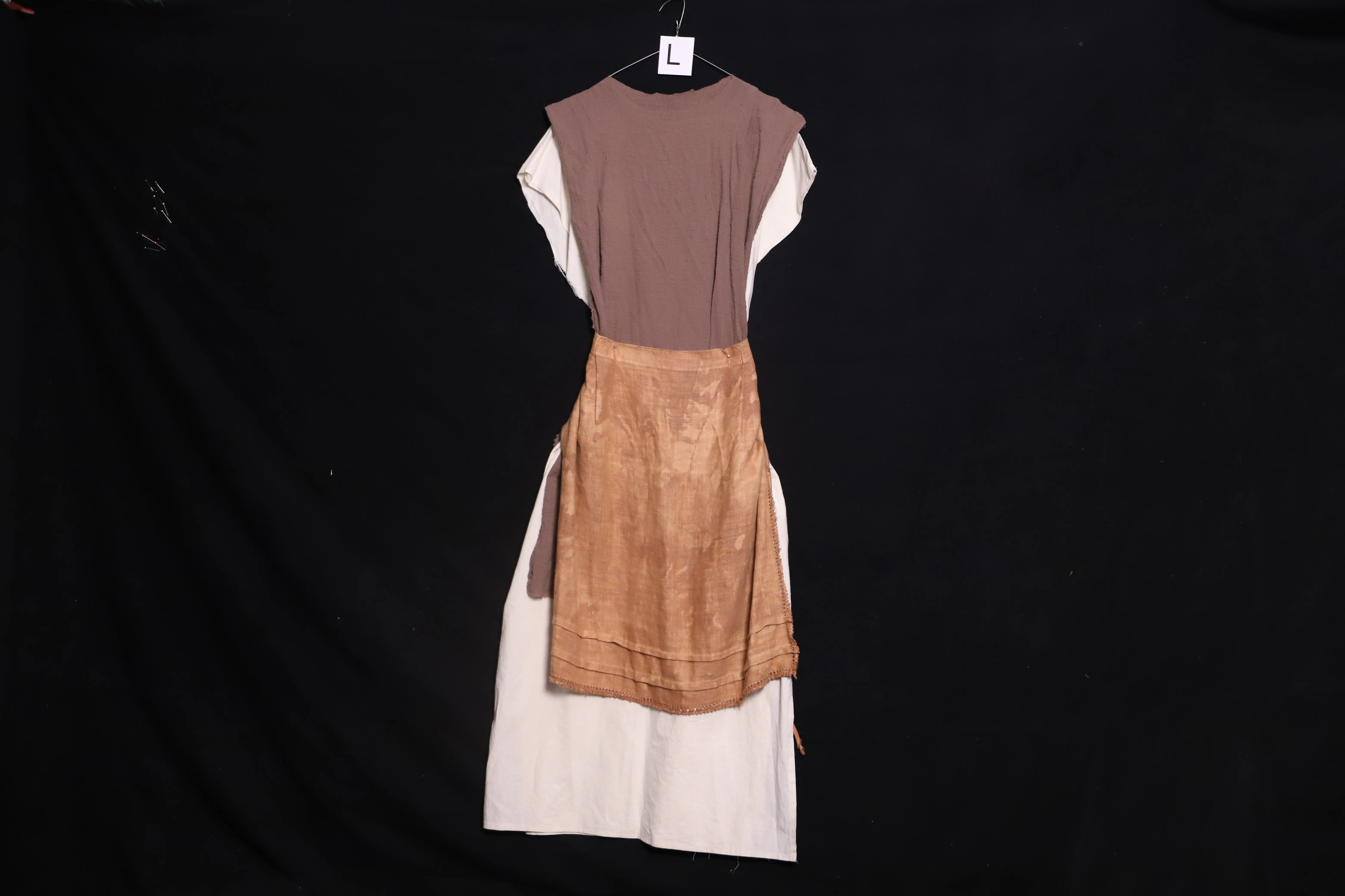 Verkleidung L mit Schürze, weiss-braun ( L0159 )