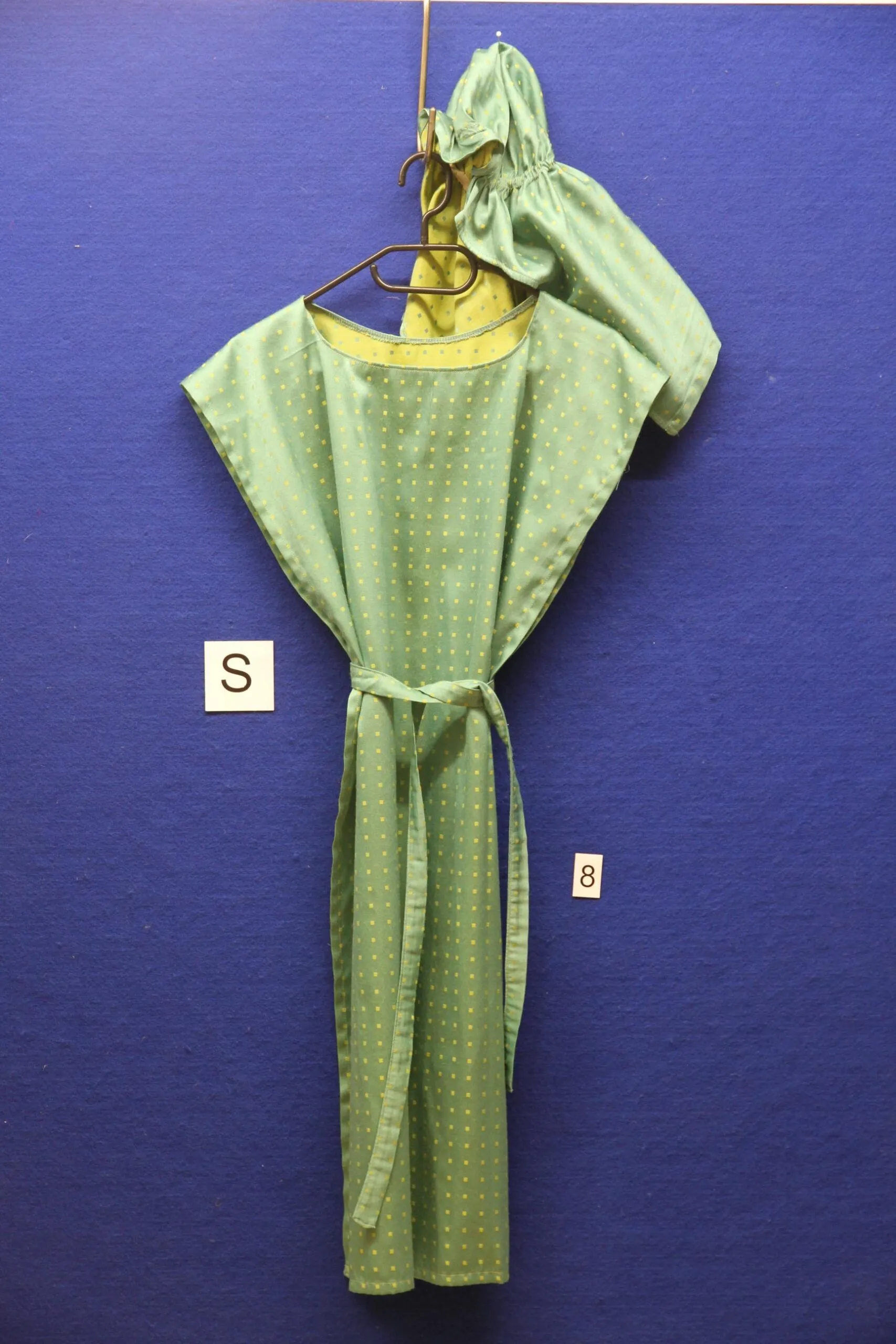 Überwurf mit Kopftuch #8