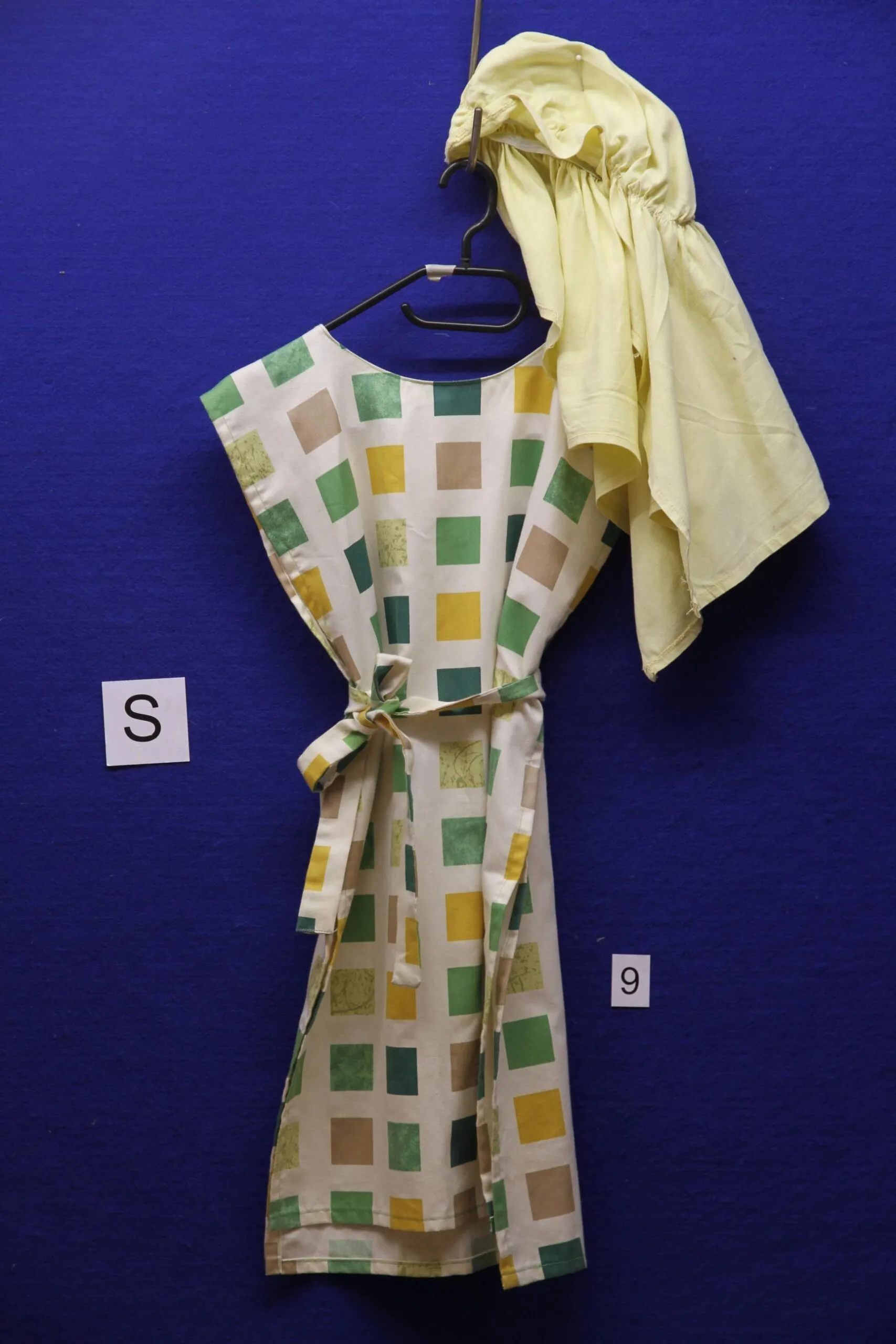 Überwurf mit Kopftuch #9