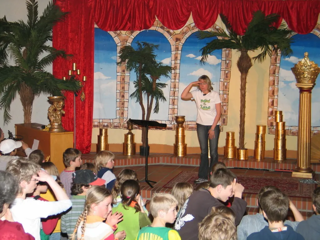 Kulisse Thronsaal gemalt alt