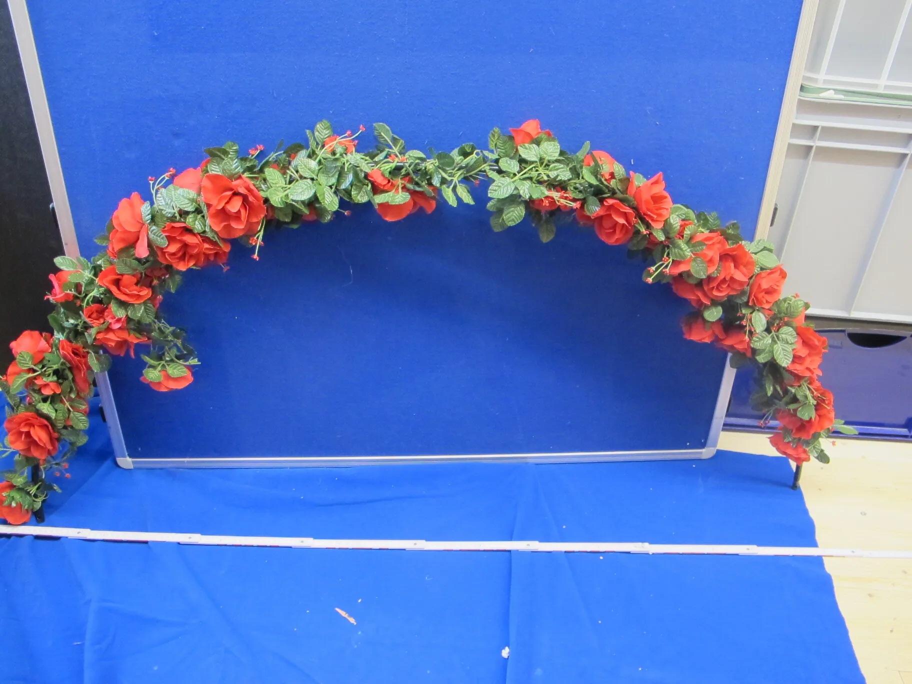 Spalier mit Rosenbogen