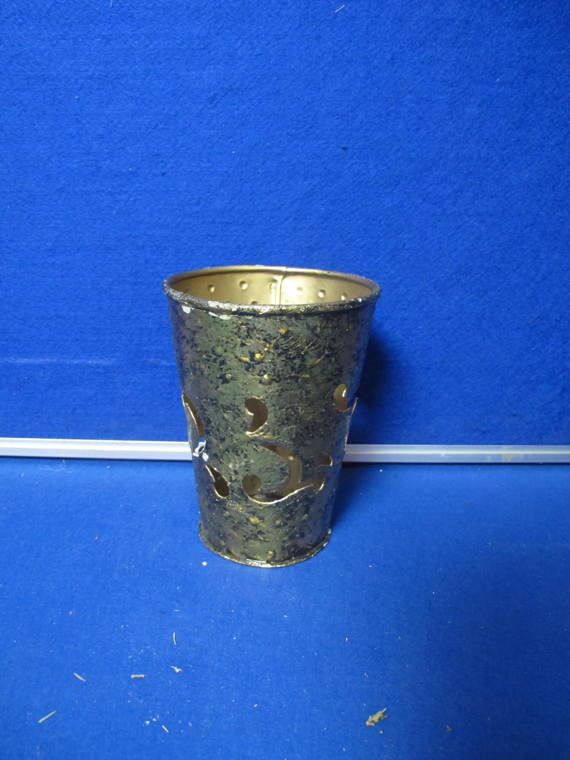 Becher gross edel gold