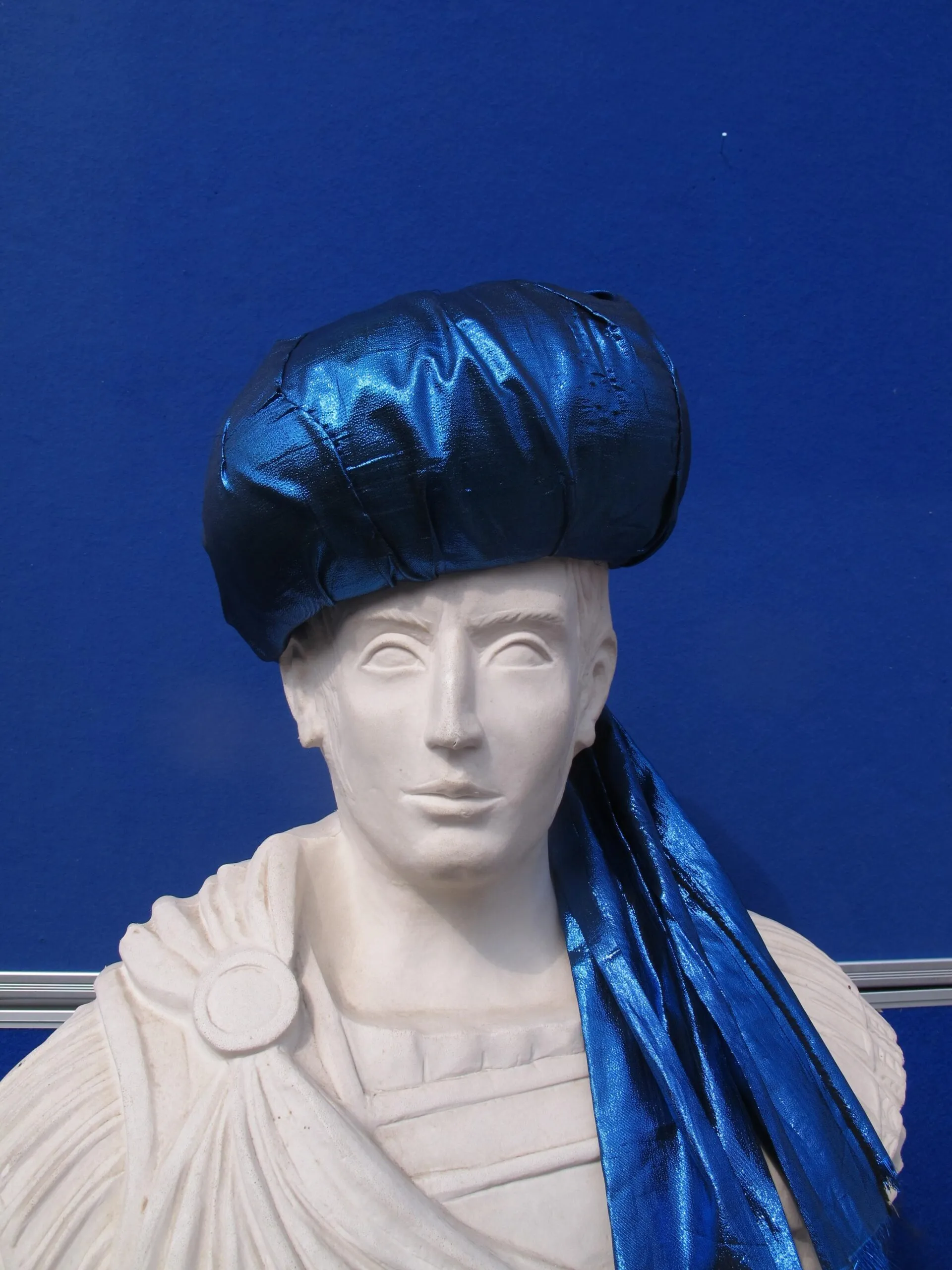 Kopfbedeckung 16 blau 