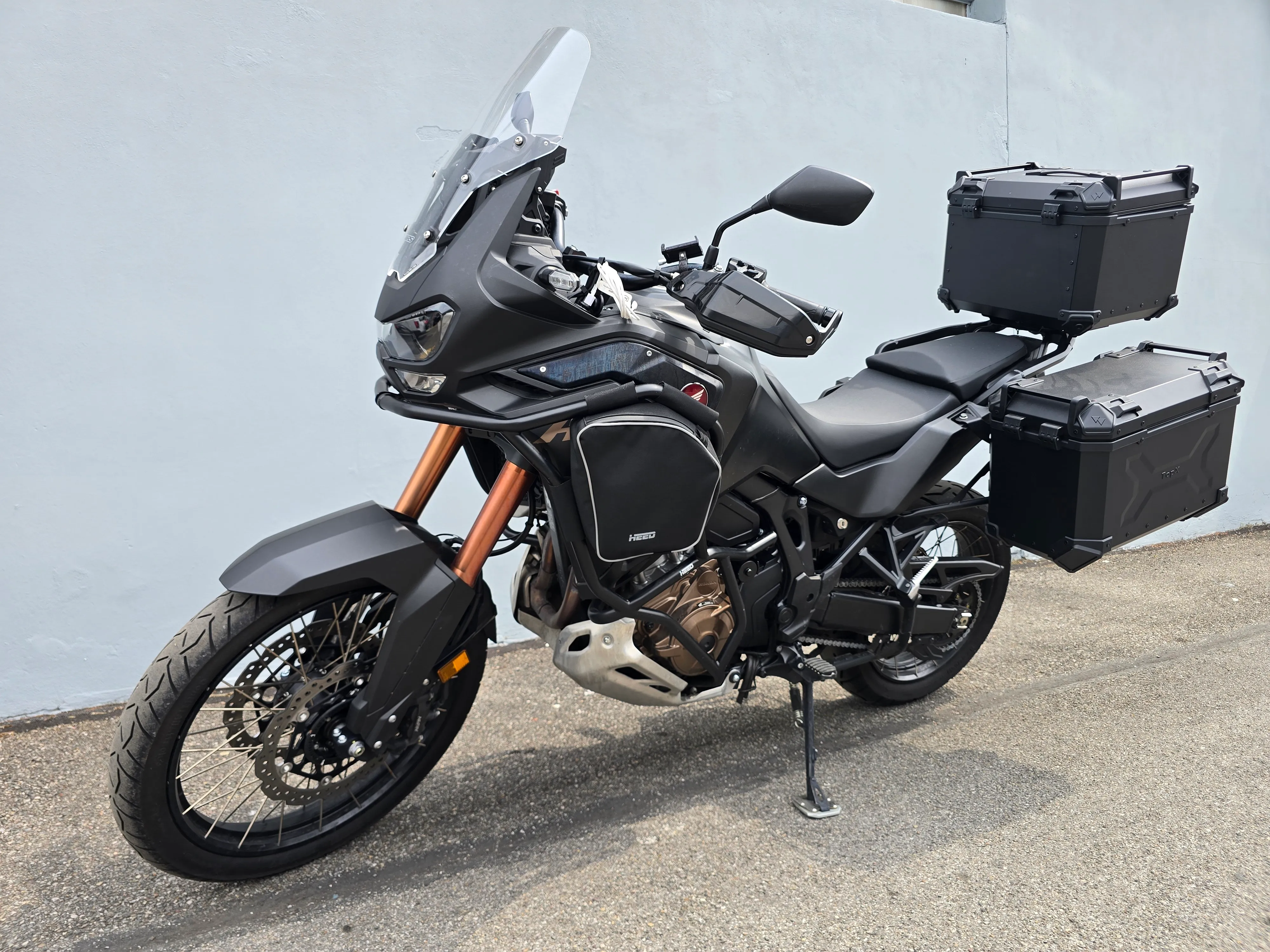Honda Africa Twin 1100 Black Automat
