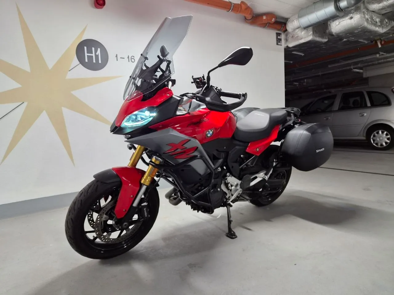 BMW F900 XR Red