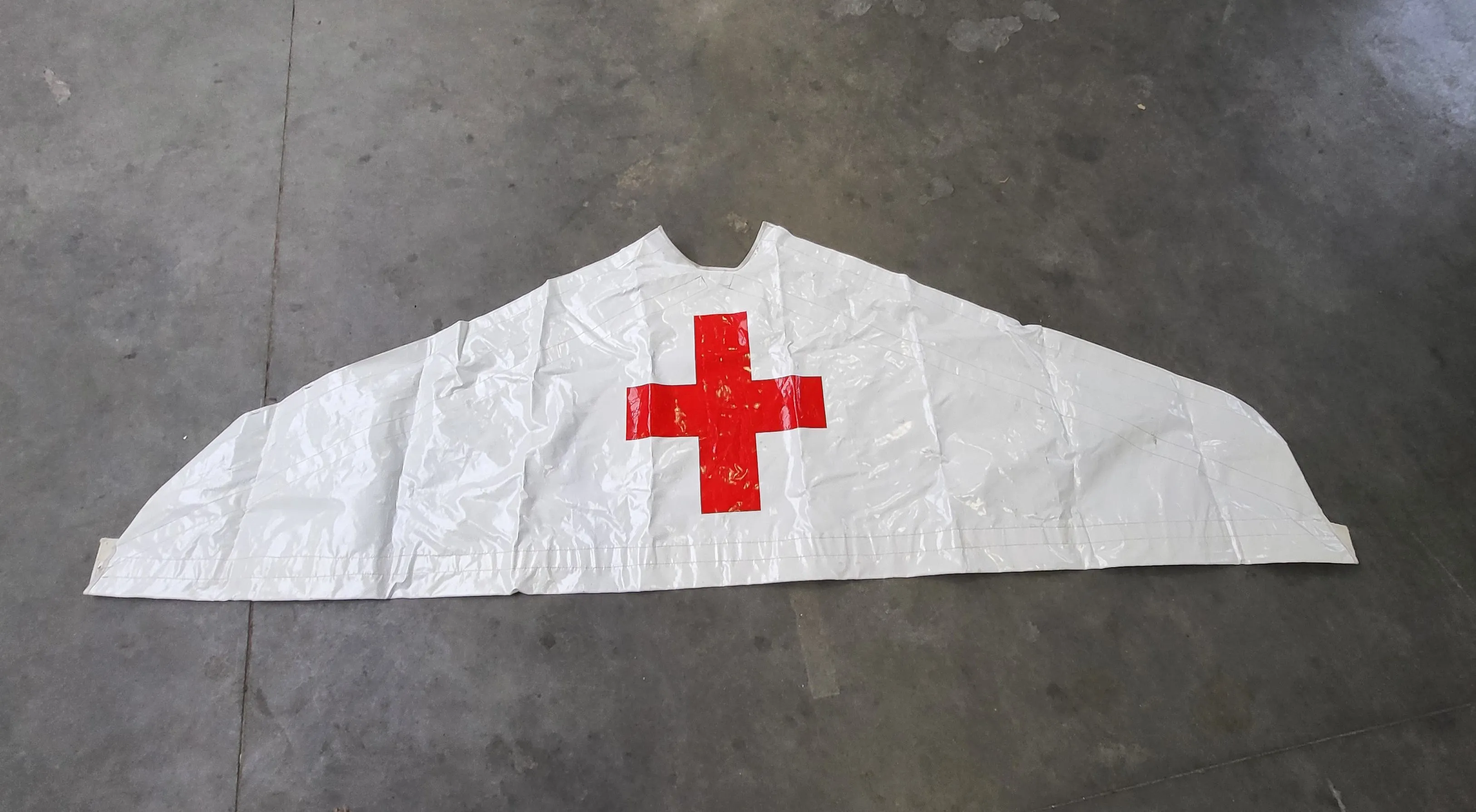 Rode kruis zeil voor tent