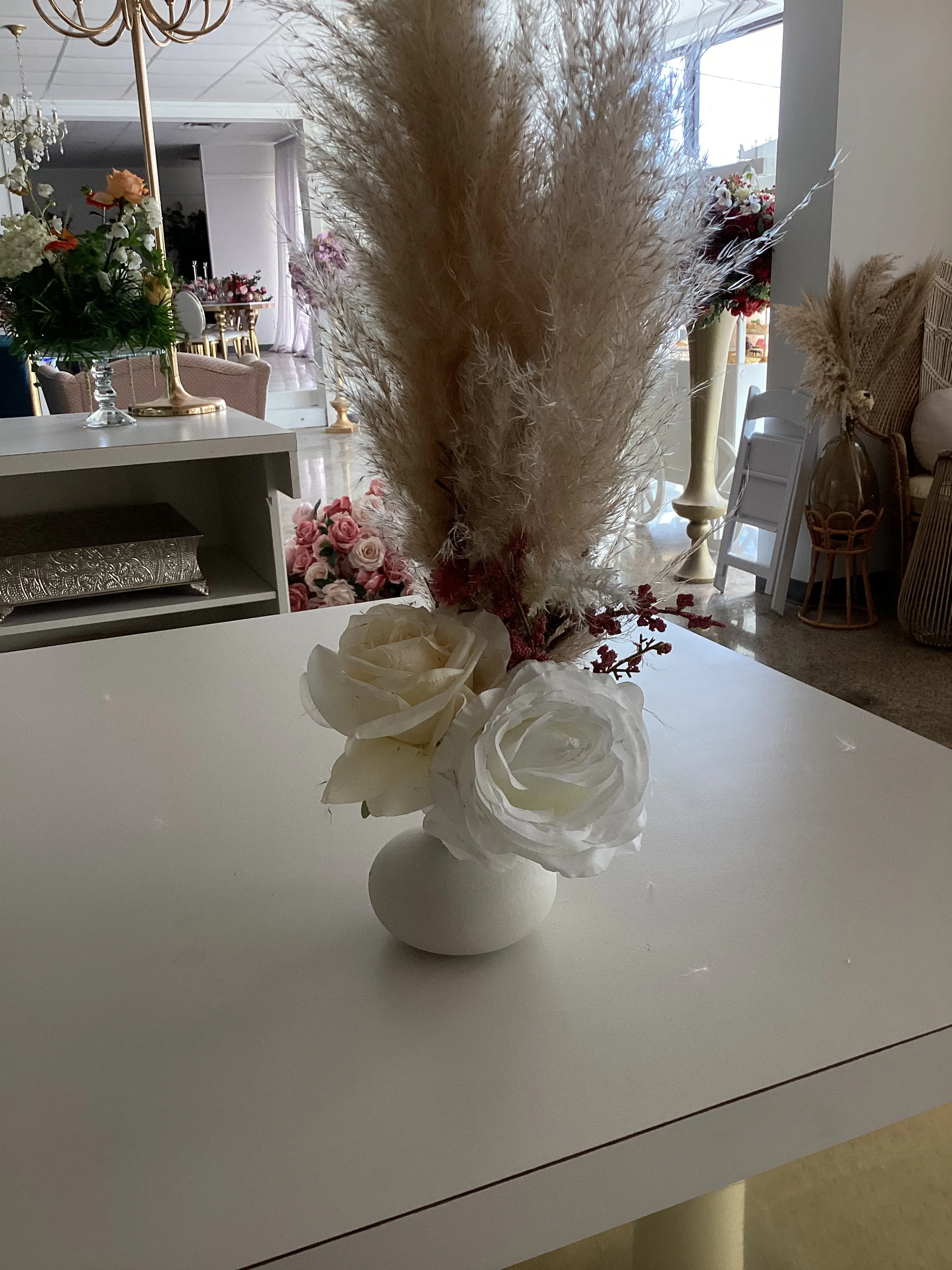 Boho dried pampas 2 white roses