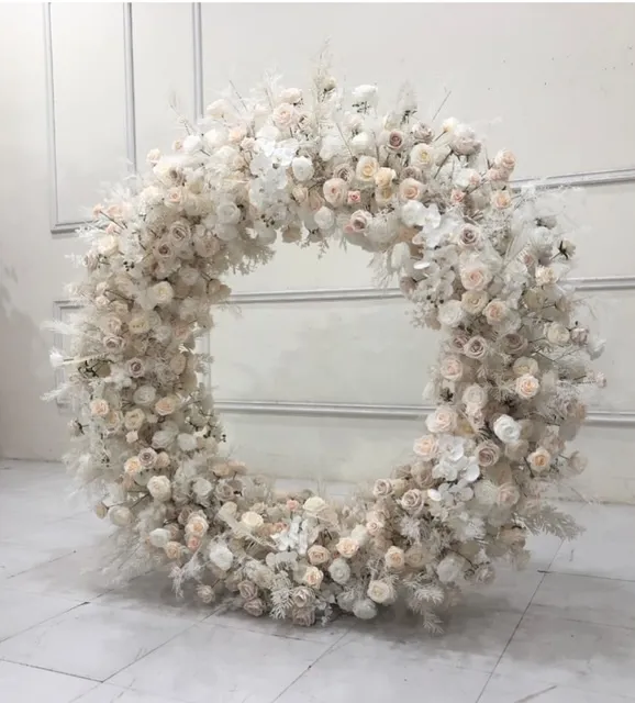 Nicole around arch 6ft 