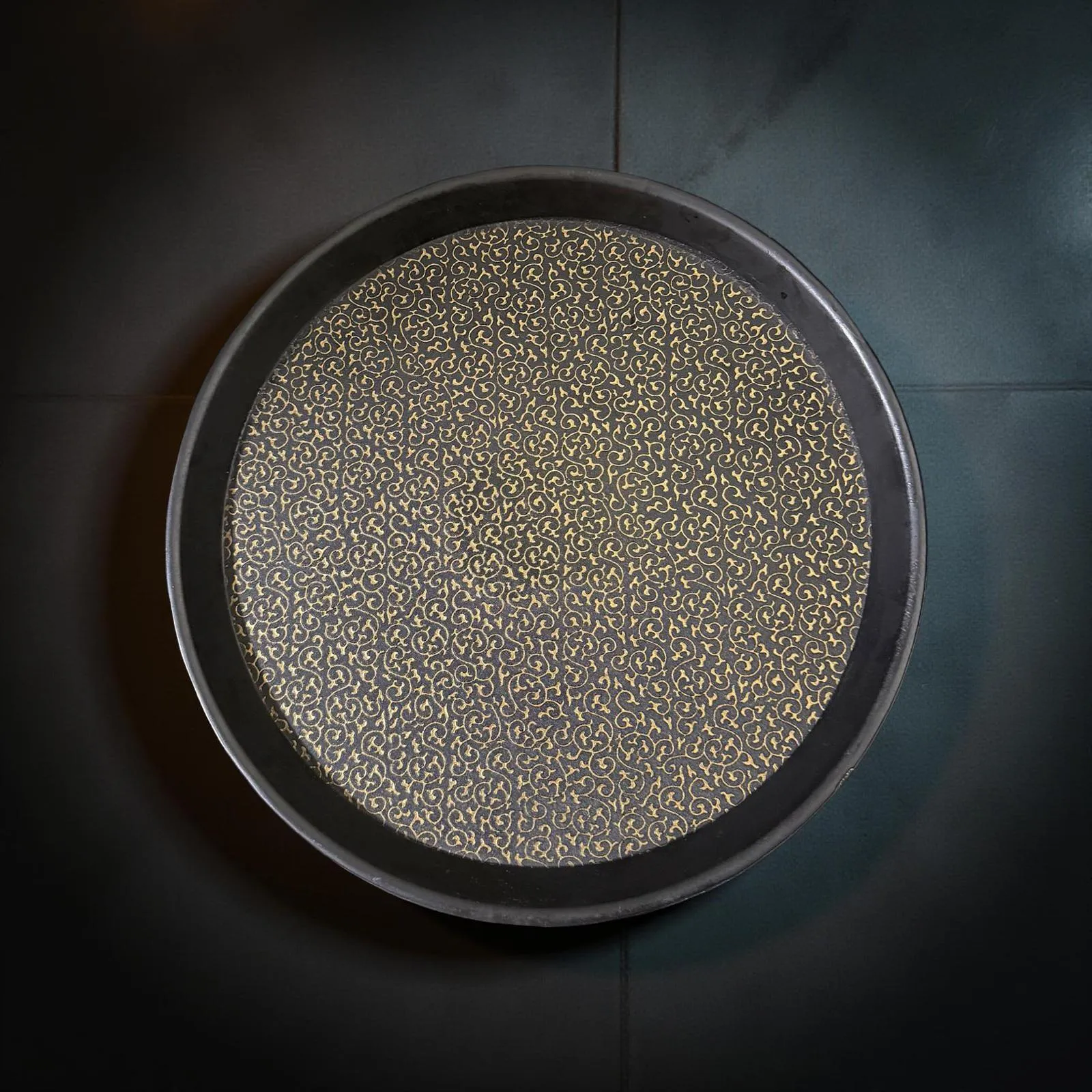 Black and Gold Round Serving Tray