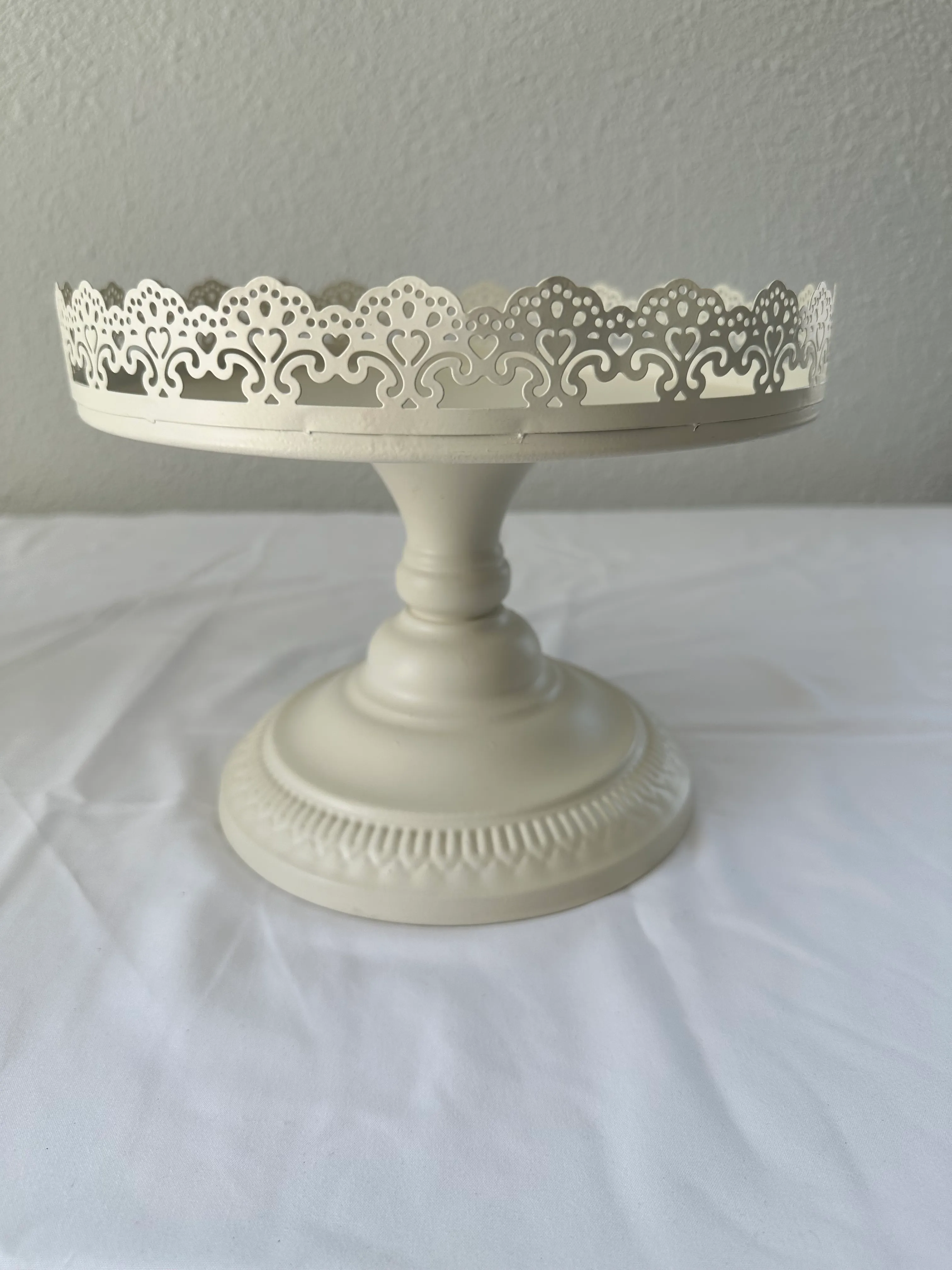 8"x10" Off White Cake Holder