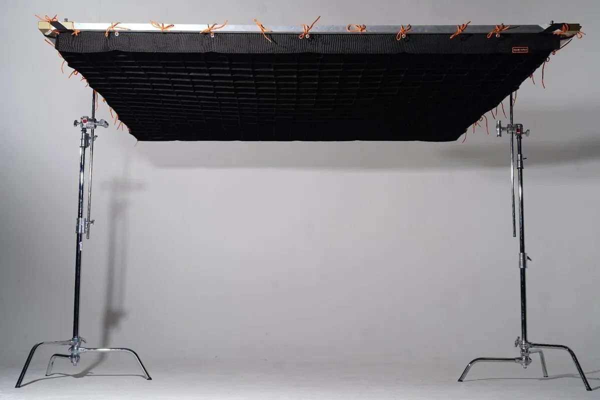 8x8 (2.4x2.4m) 50° Butterfly Grid / Eggcrate