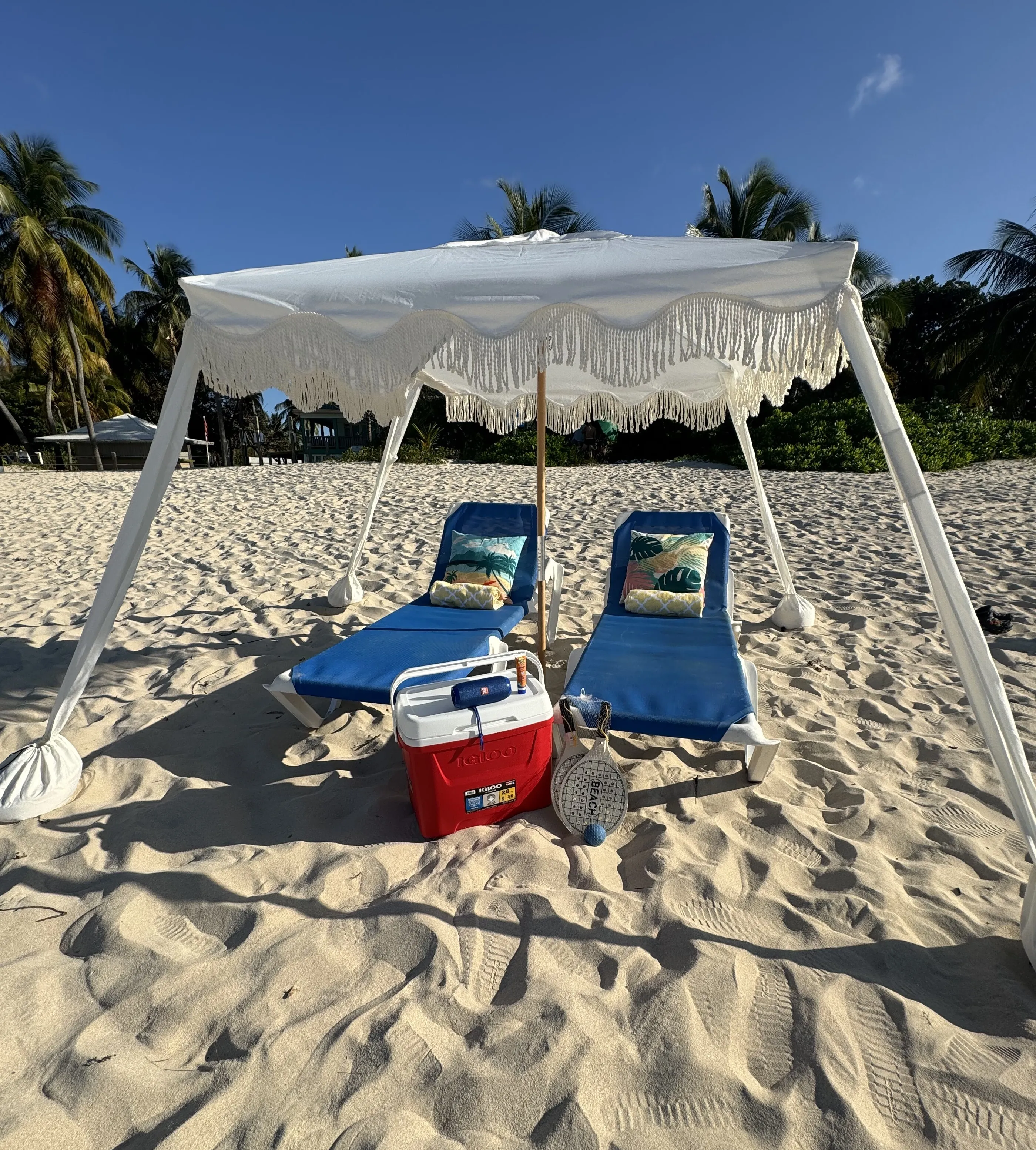 Deluxe Beach Day Cabana for 2