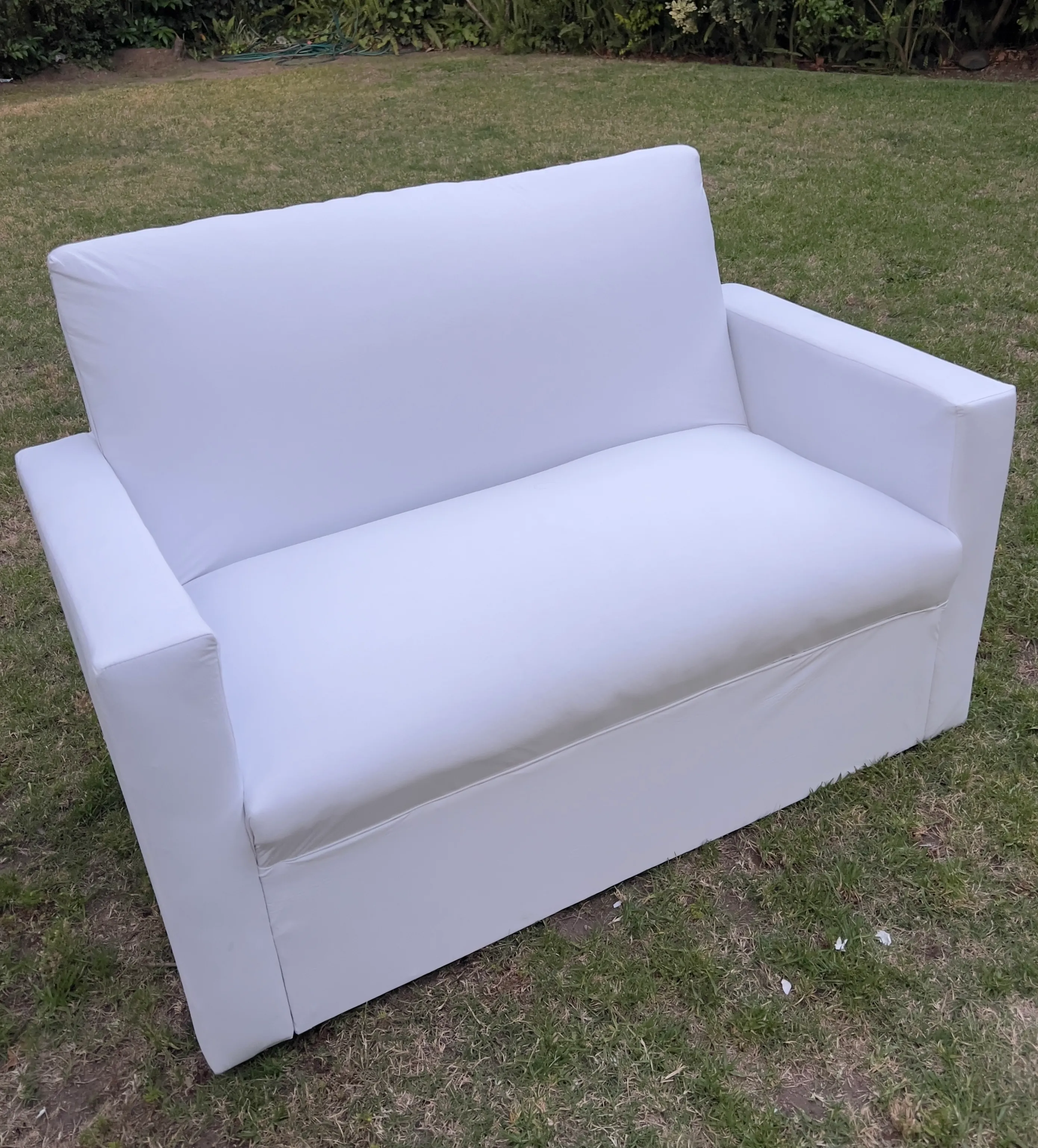 Sillón de 2 cuerpos con posa brazos