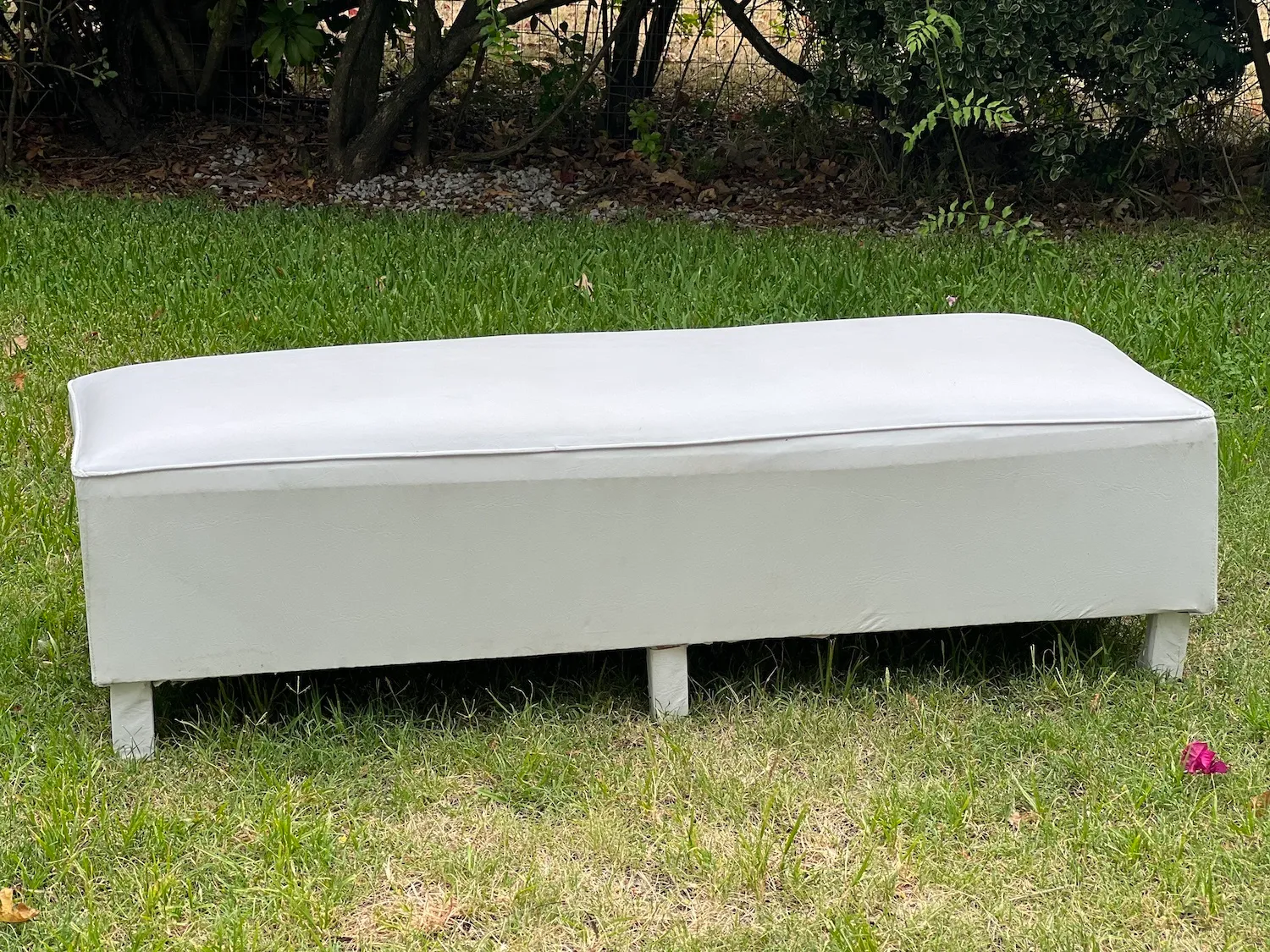 Camastro de cuerina 3 cuerpos