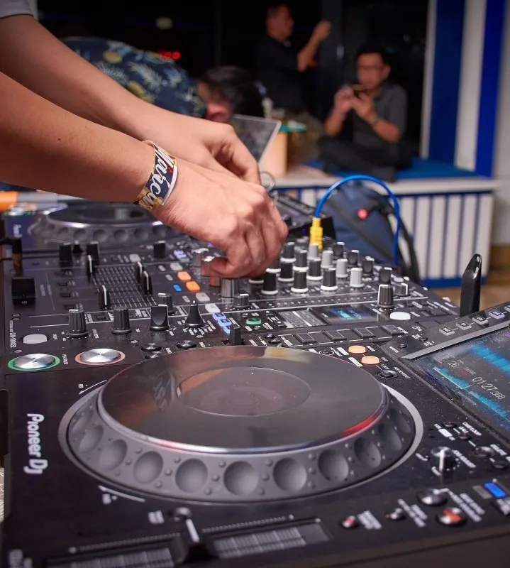 Combo 10 - DJ After Office 30 pax 10% OFF