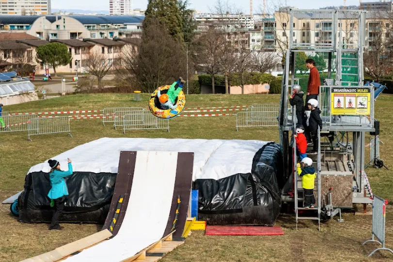 Airbag 🍩 Tubing Jump ☀️