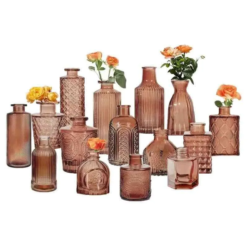 Ensemble de 24 vases ambres