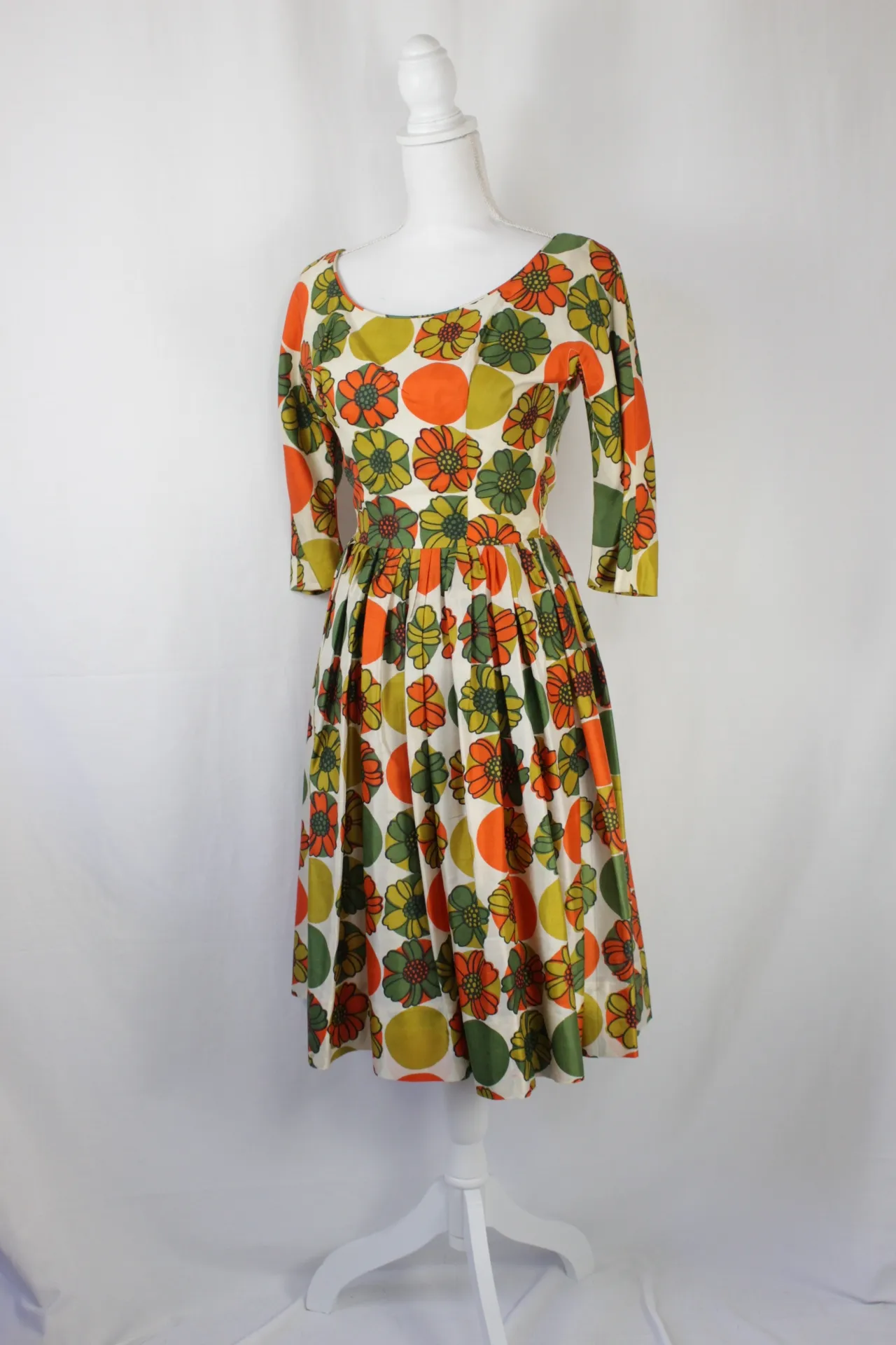 White Dress - Bright Floral Pattern ()