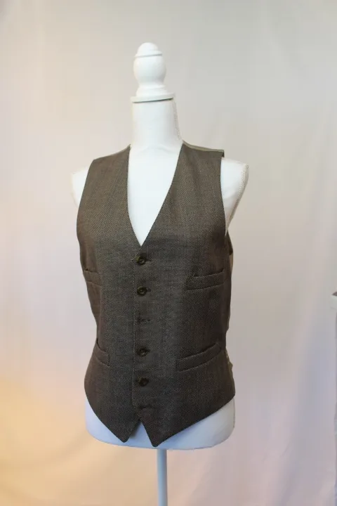 Gray Vest - Tweed Suit With Light Beige Lining ()