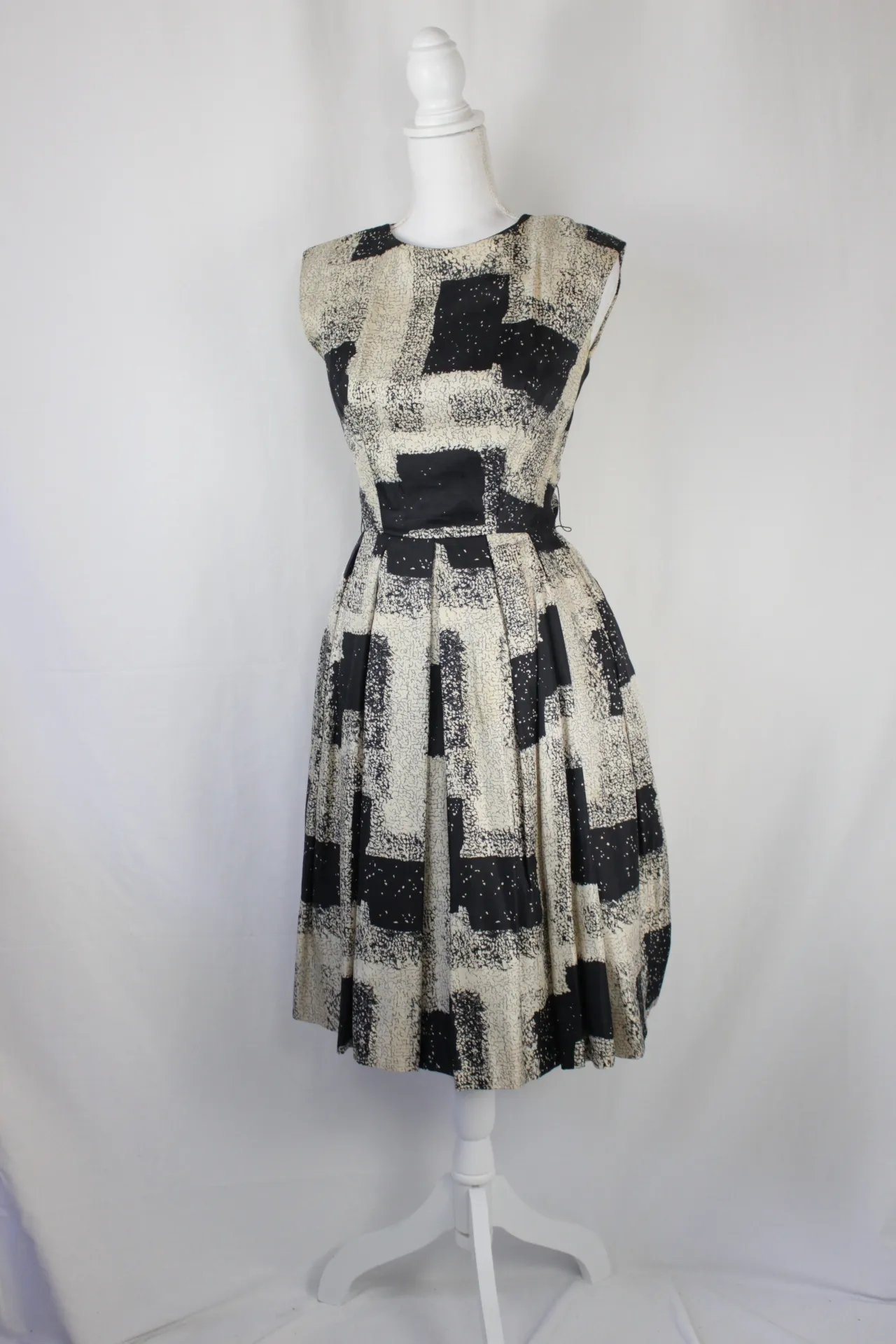 Dark Blue and White Dress - Patterned (small)