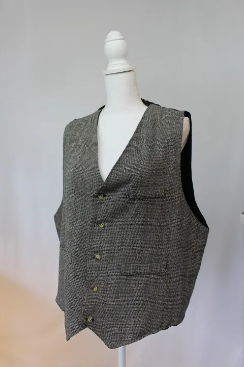 Gray Vest - Wool Tweed Button-Up ()