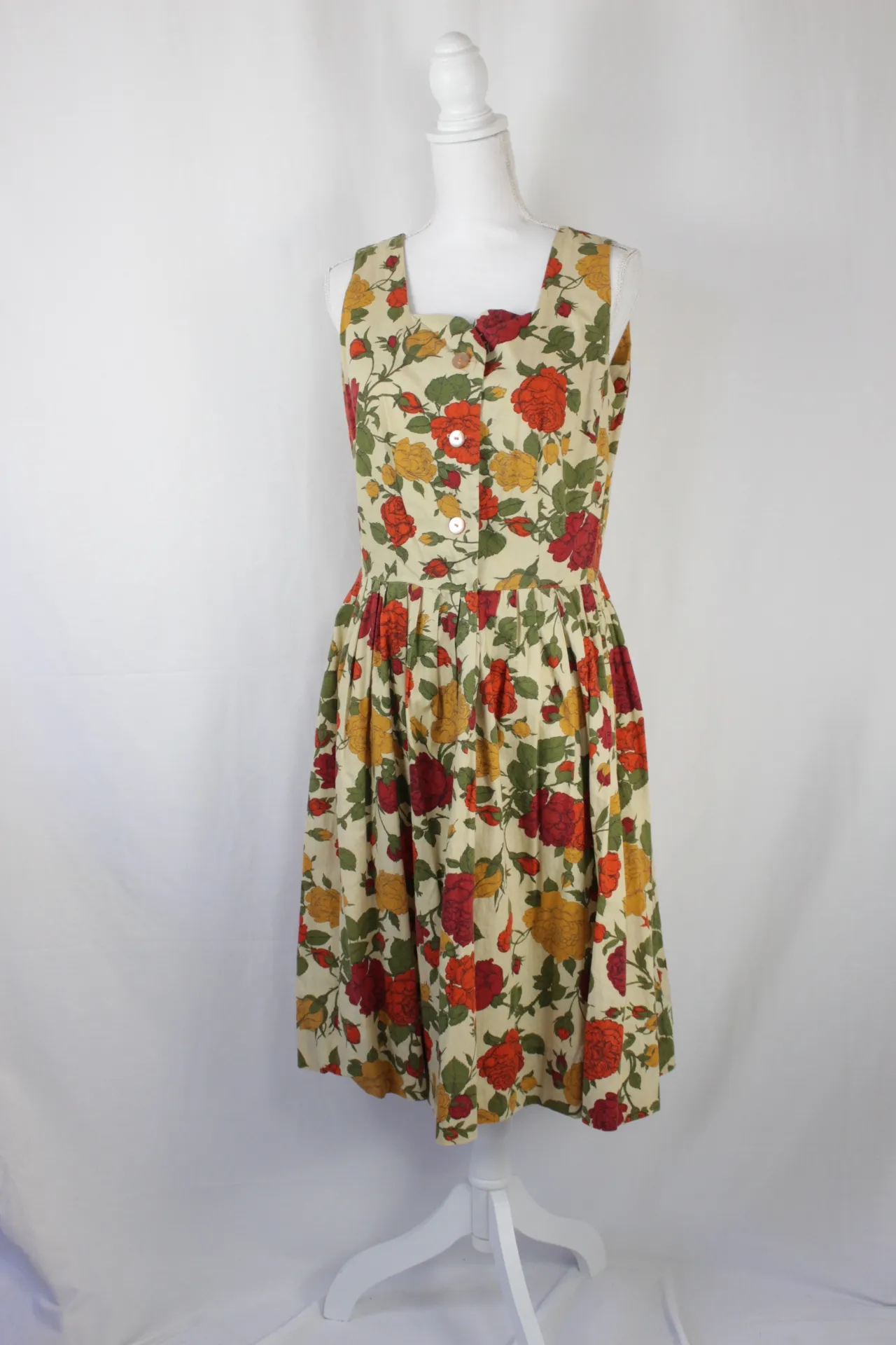 Red and Yellow Dress - Rose Pattern ()