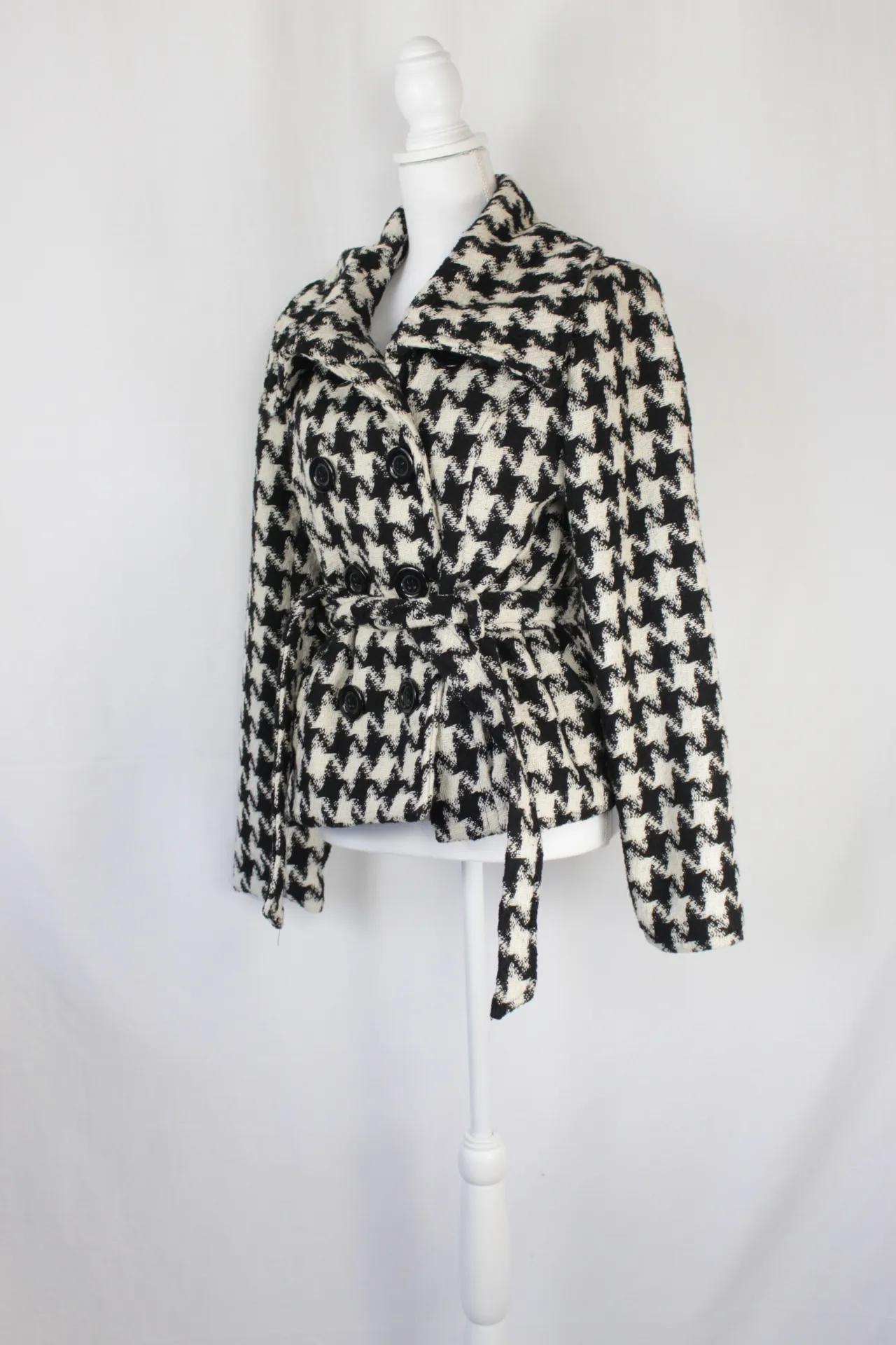 Black and White Coat - Patterned (large)