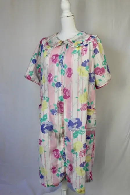 Floral House Coat - Lightly distressed with Peter Pan Collar ()