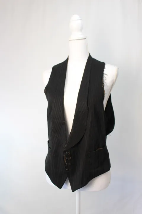 Black Vest - Shawl Collar ()
