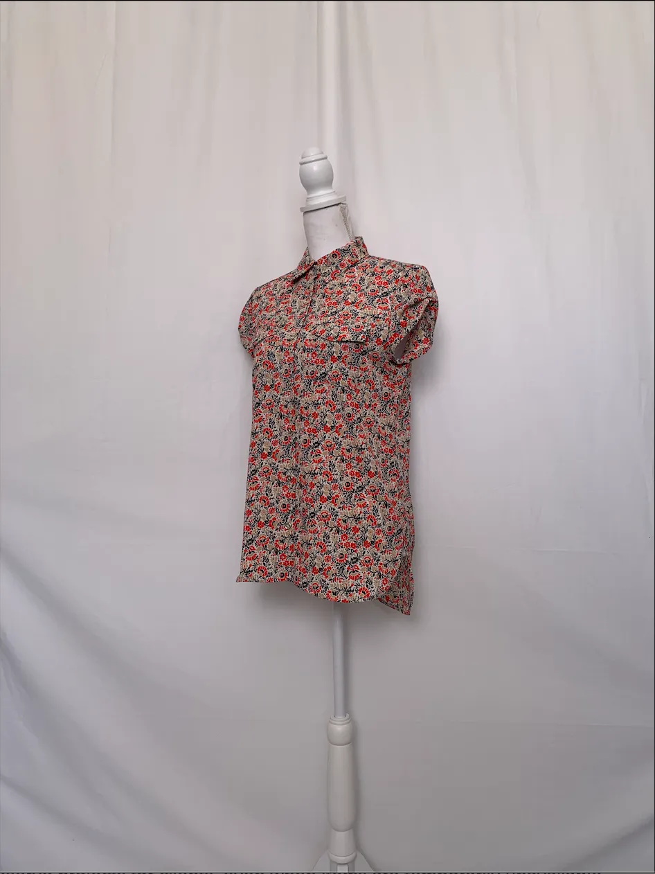 Red Flower Patterned Short Sleeve Shirt ( )