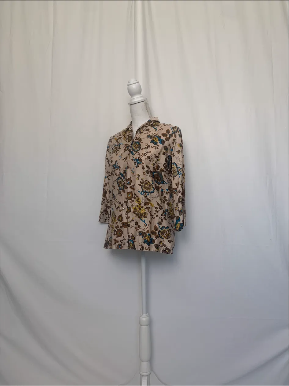 Pink Shirt With Flowers ( )