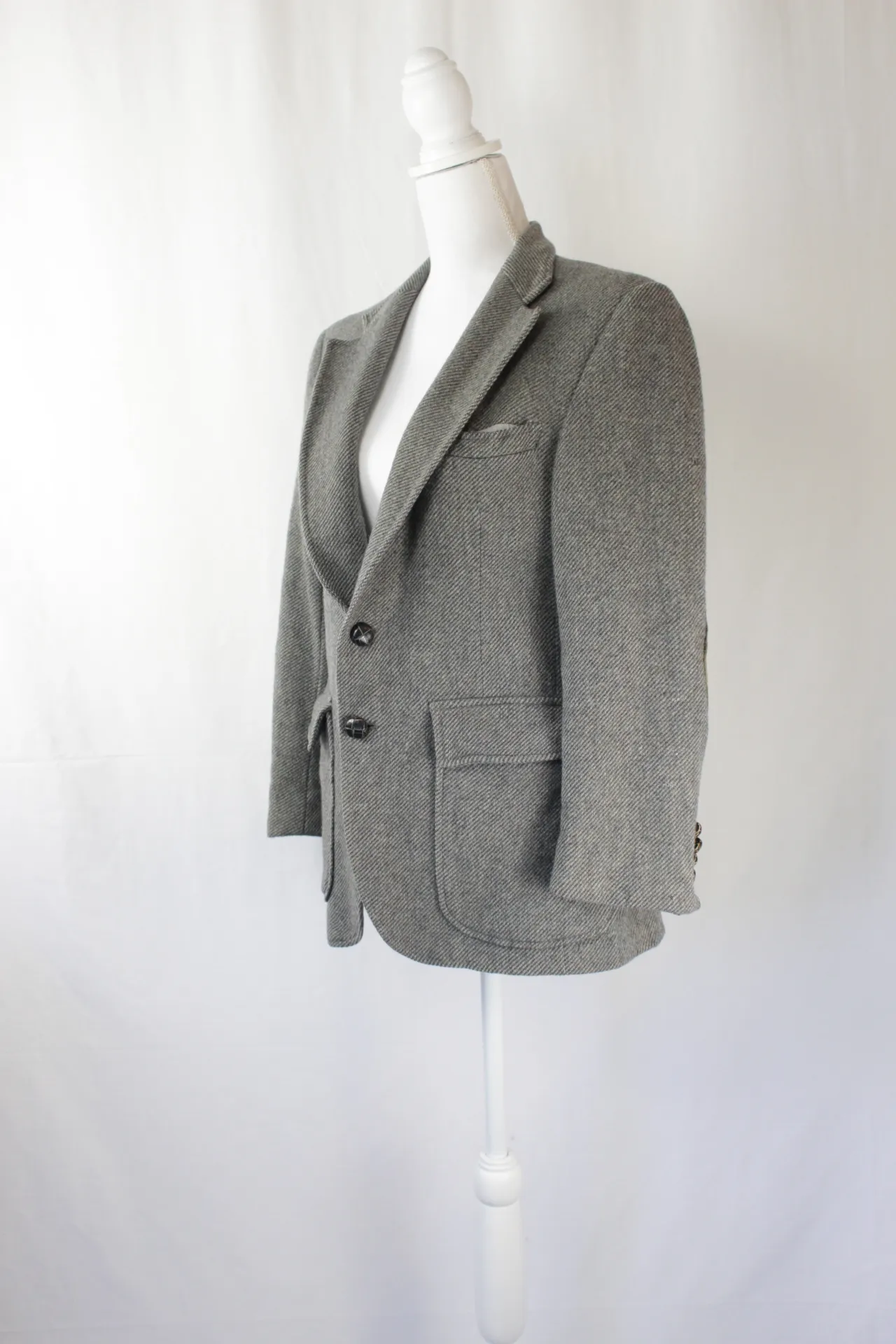 Gray Jacket - Tweed Elbow Patches ()