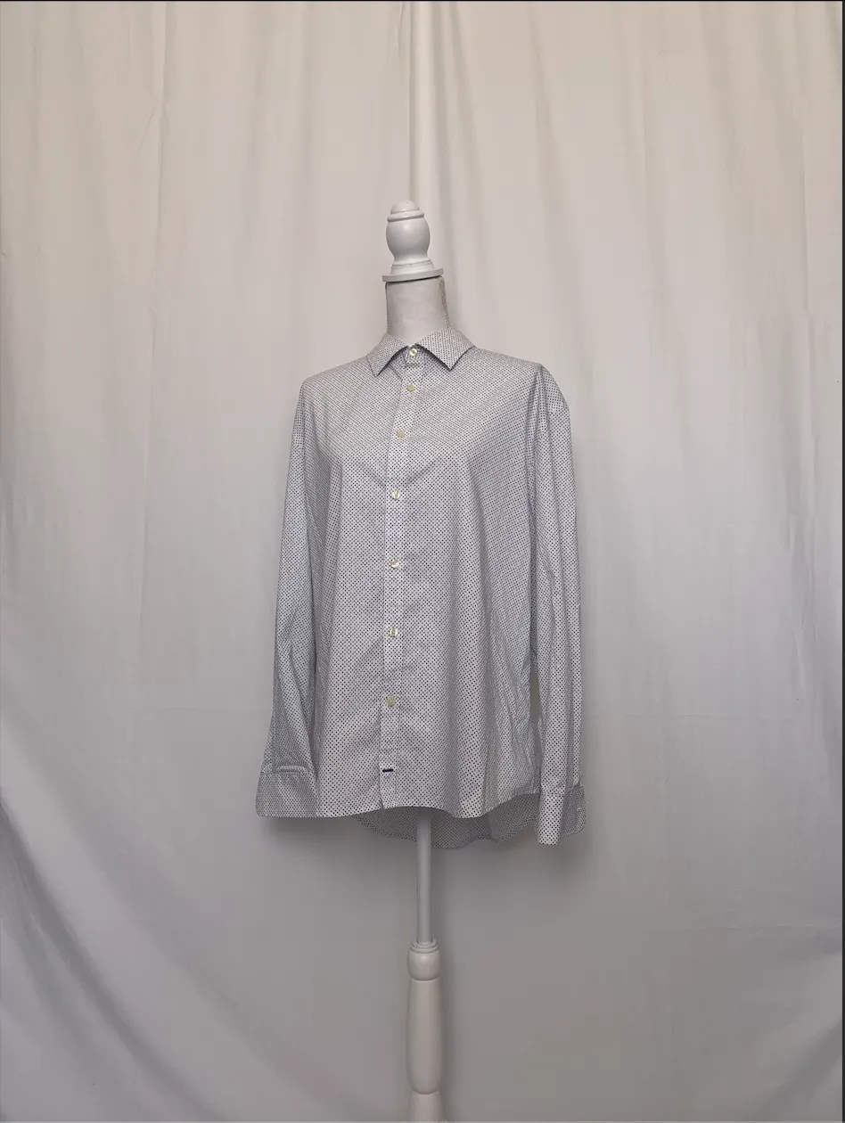 Blue and White Patterned Shirt ( )