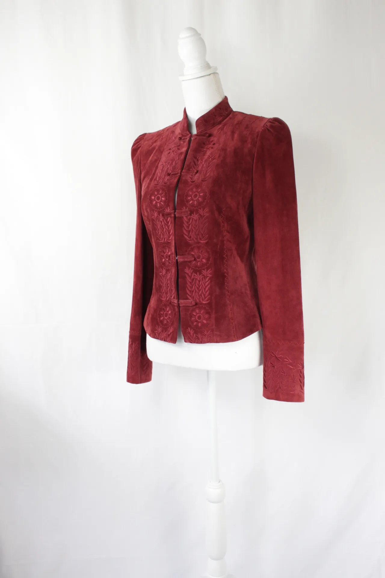 Red Jacket - Floral Design, Suede ()