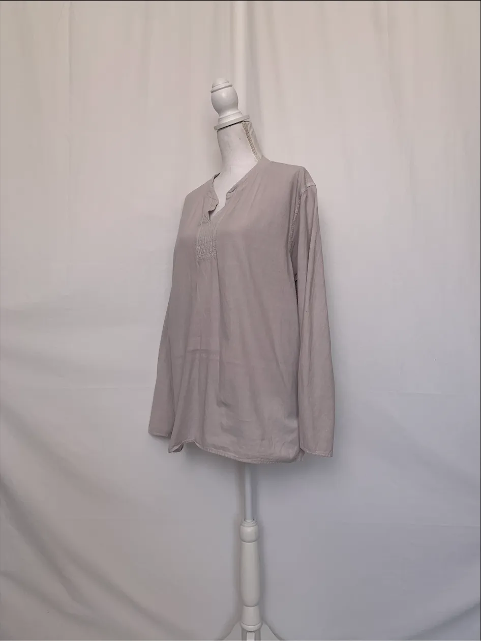 Off-White Plunge Neck Shirt - Yak & Yeti (Large)