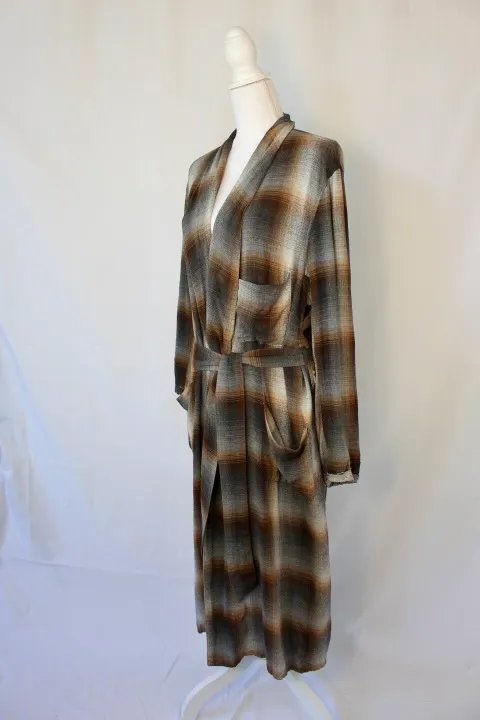 Brown and Grey Robe - Plaid ()