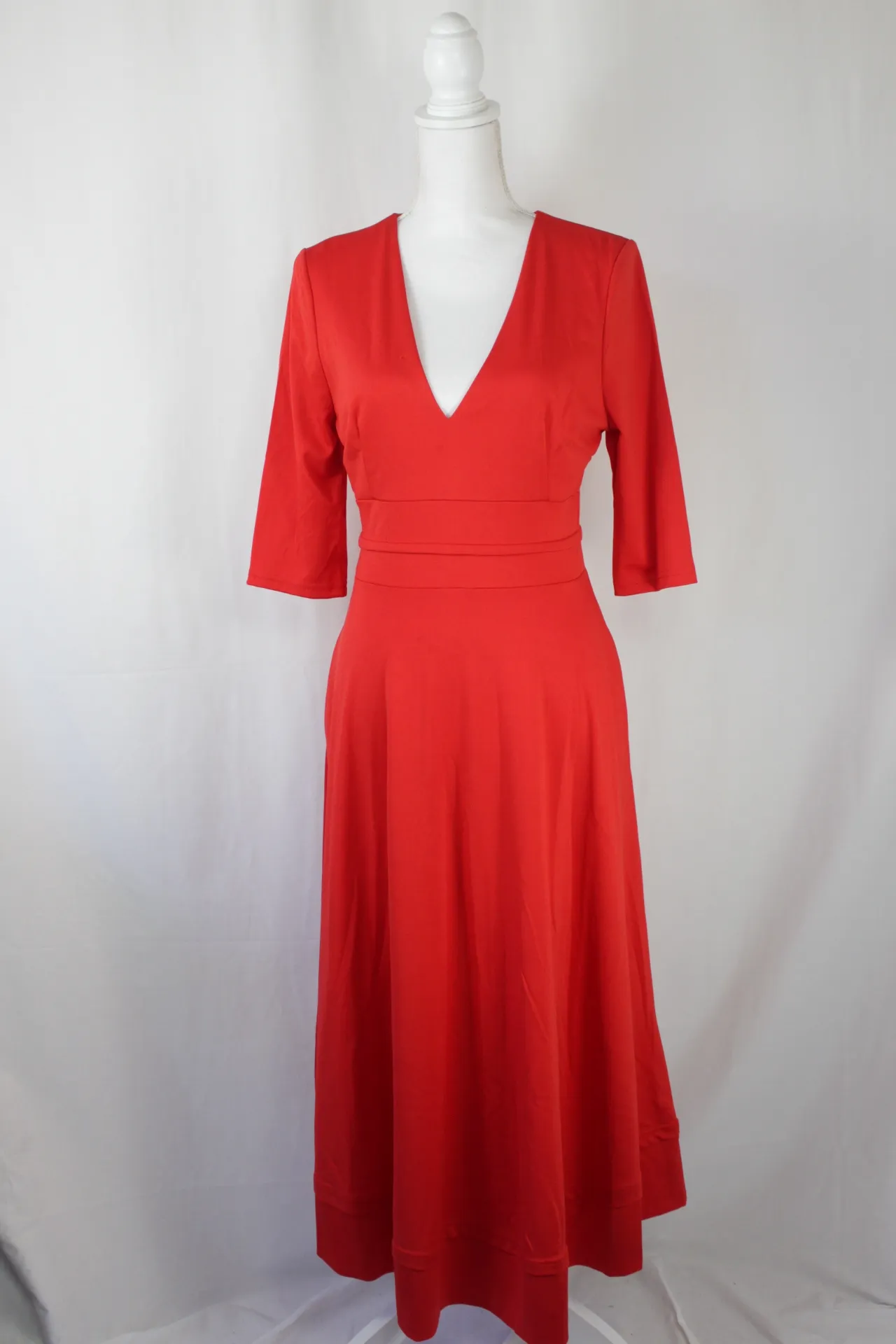 Red Dress - Plunge-Neck (large)