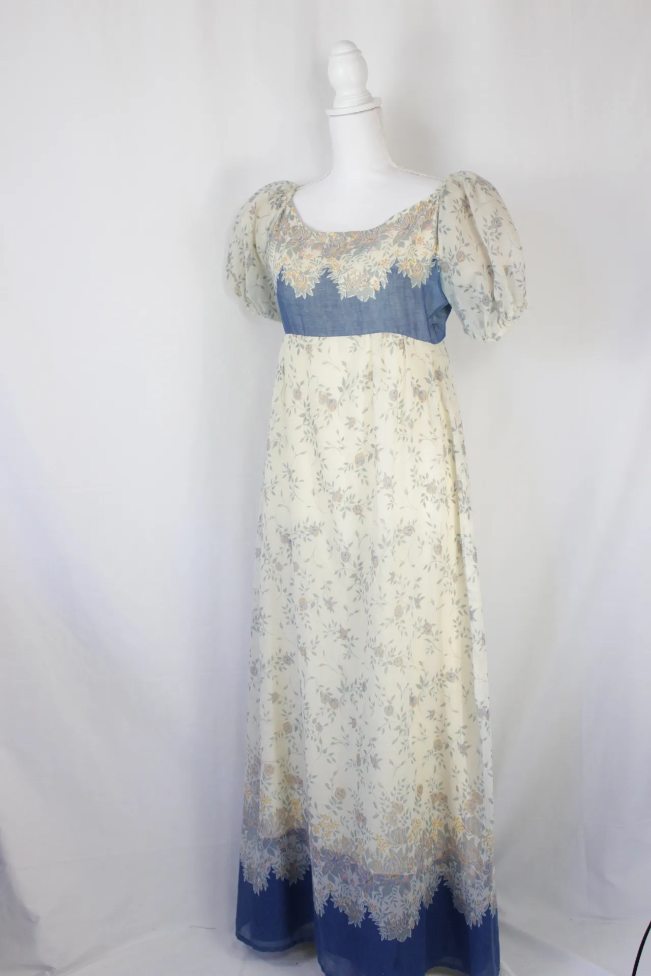 Floral Dress - Empire Waist ()