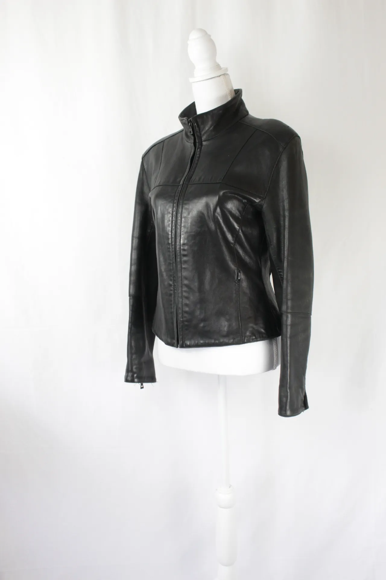 Black Jacket - Zip-Up Leather ()