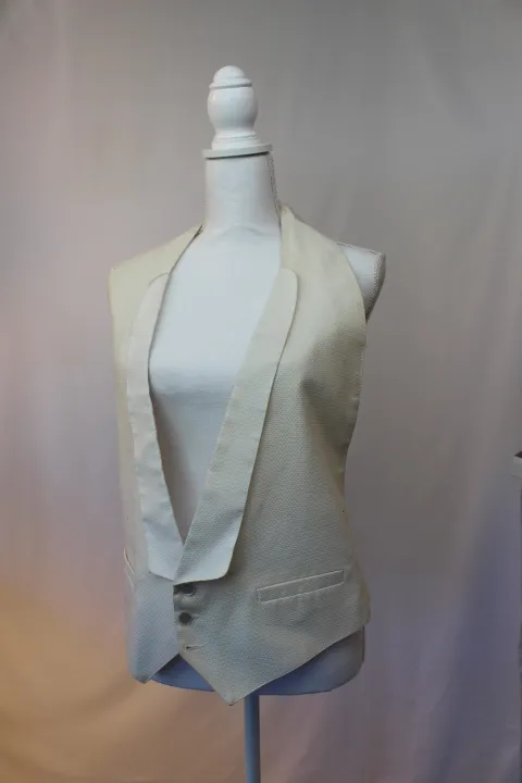 White Vest - Halter Backless ()