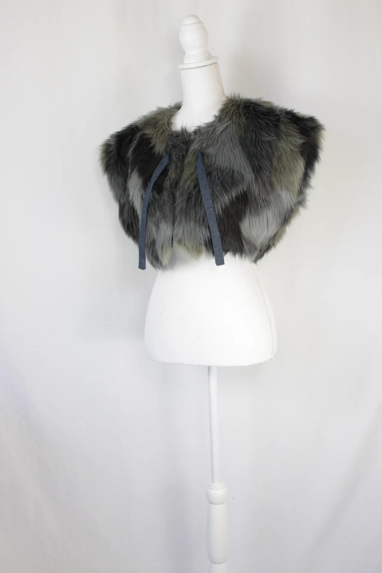 Gray Coat - Faux Fur ()