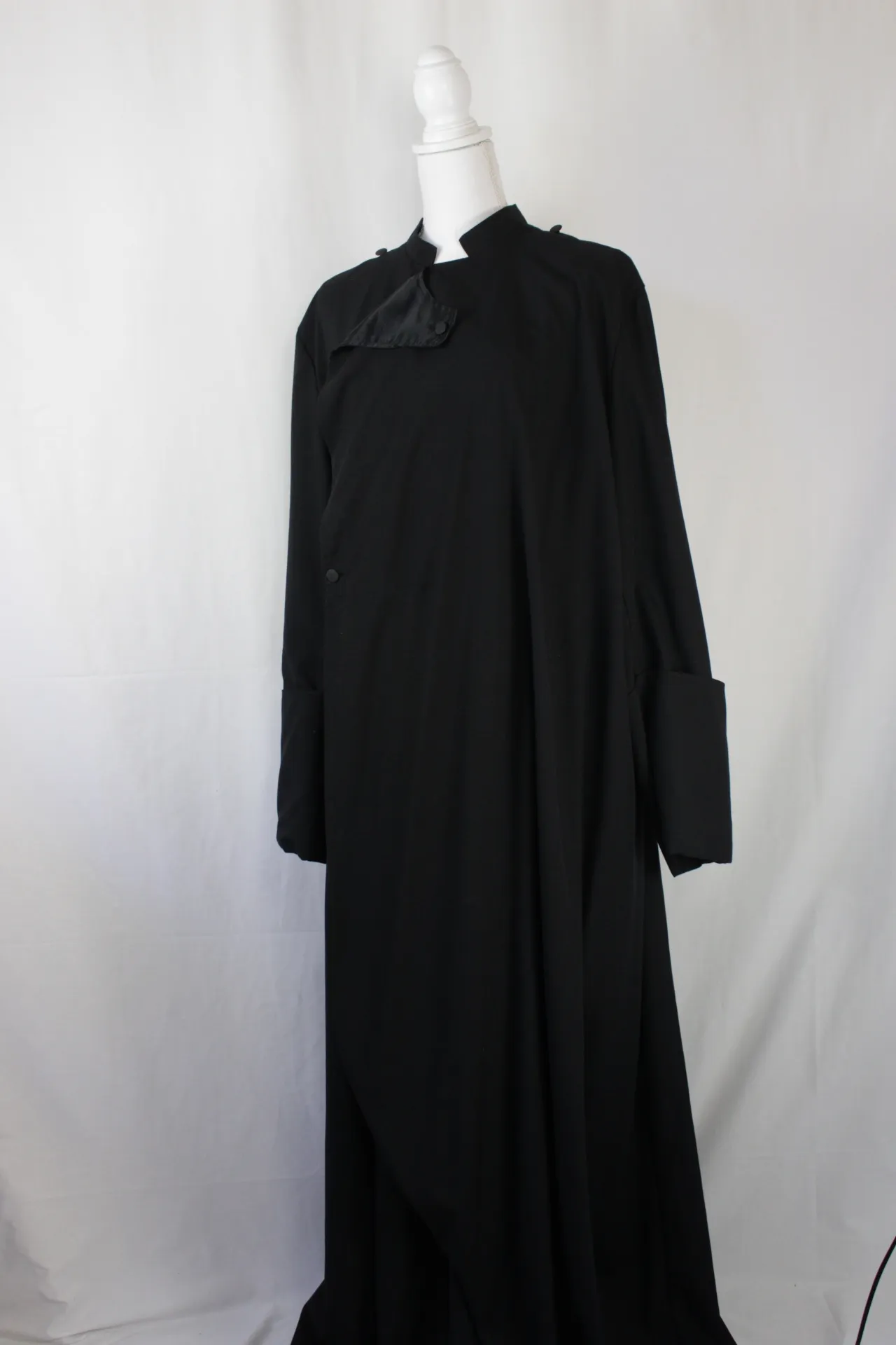 Black Clergy Robe ()