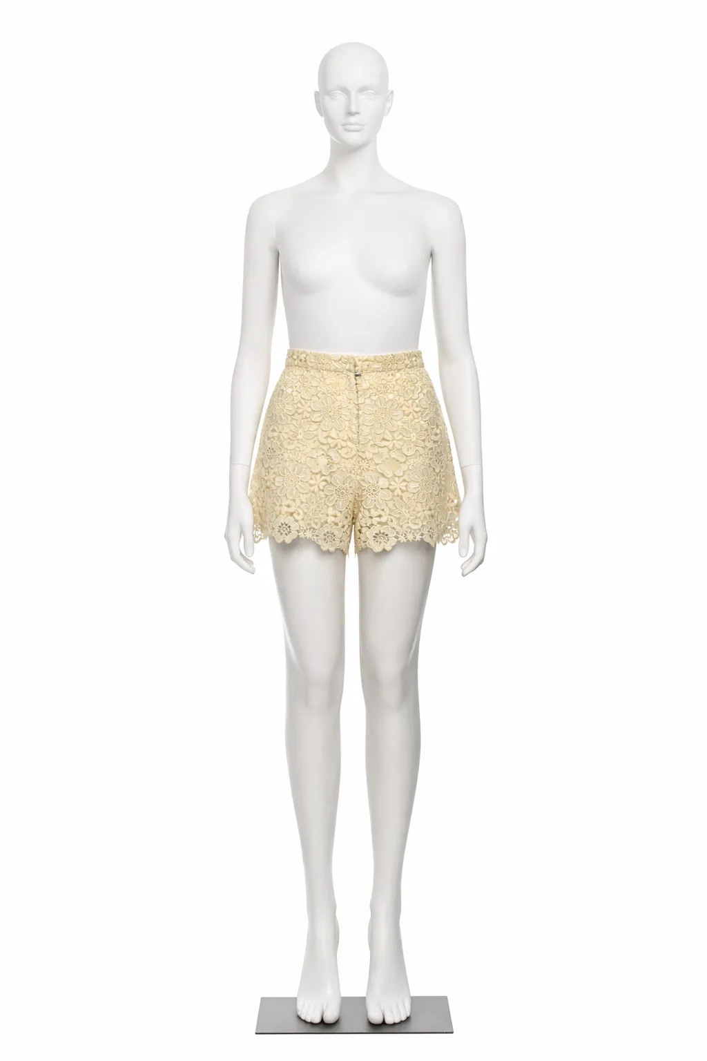 Dolce and Gabbana Spring/Summer 2011 Beige Lace Shorts 