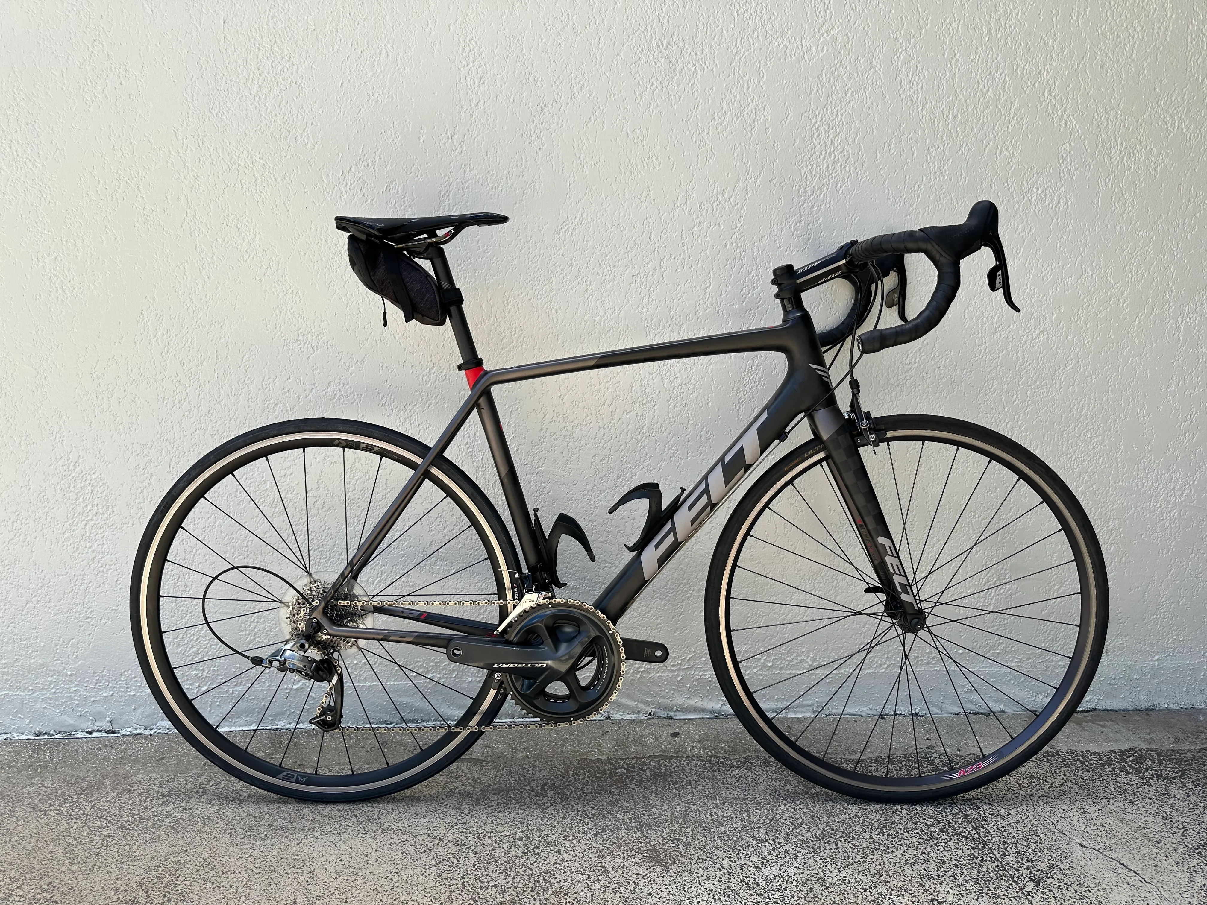 56cm FR1 (Carbon Black)