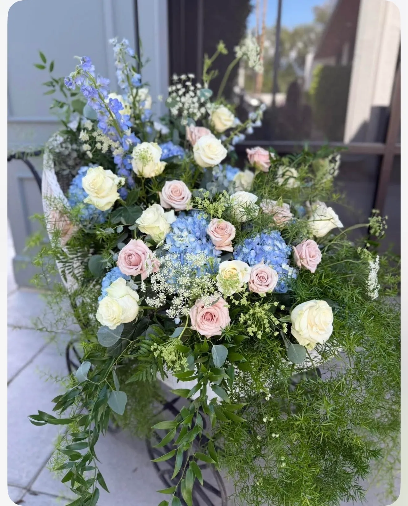 White Grand Carriage