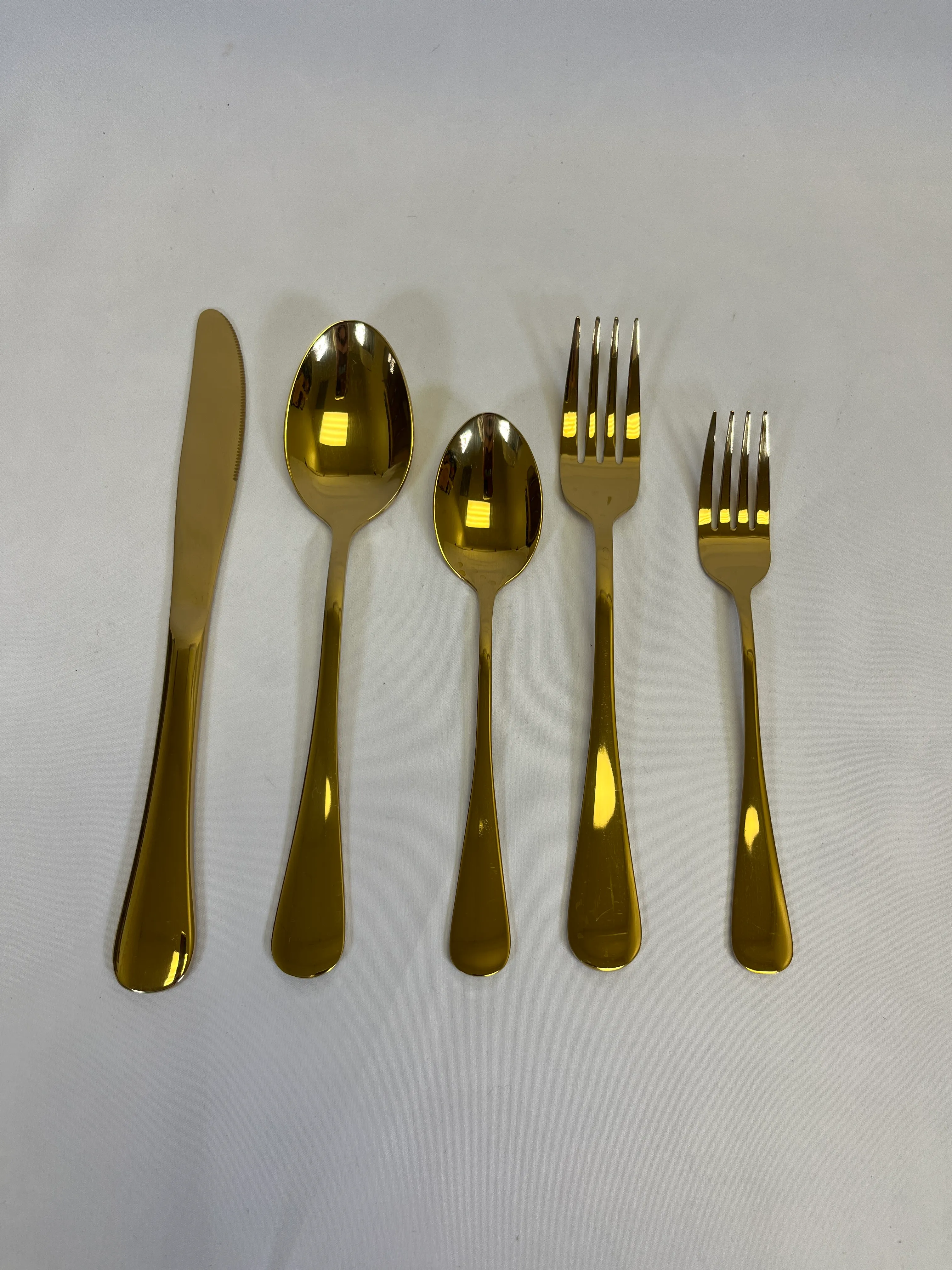 Gold silverware set