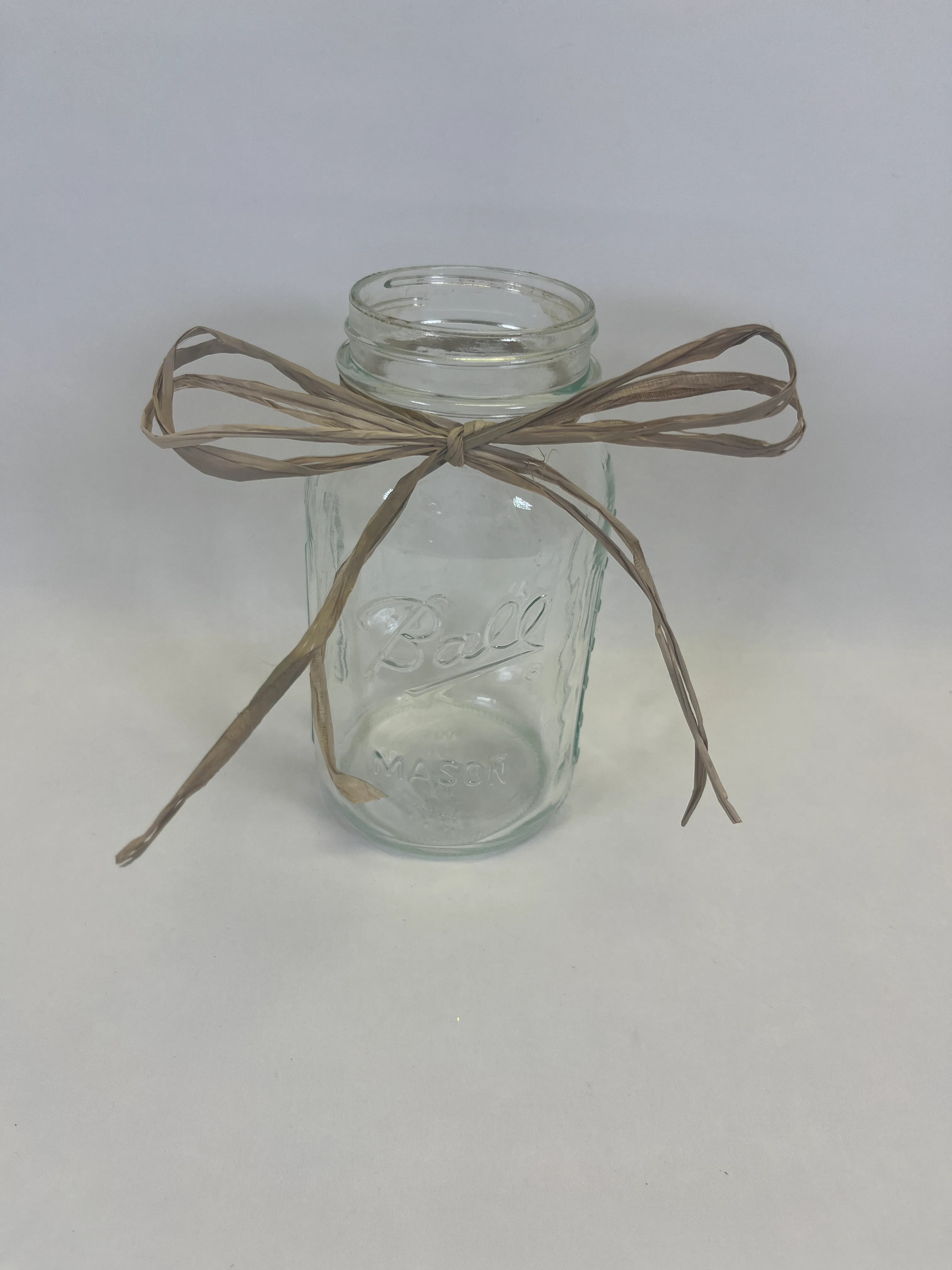 Mason Jar With Straw Bow Quart Size