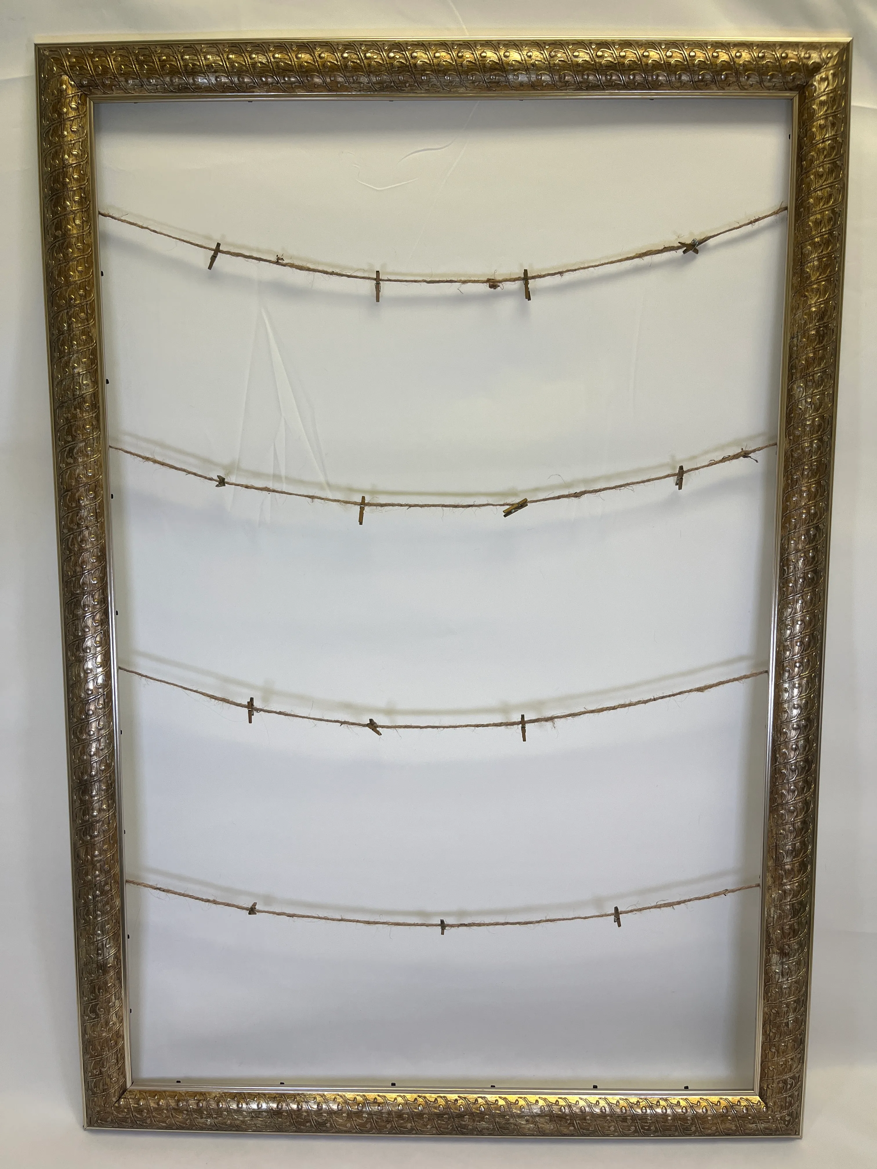 Seating Chart Frame With Pins 