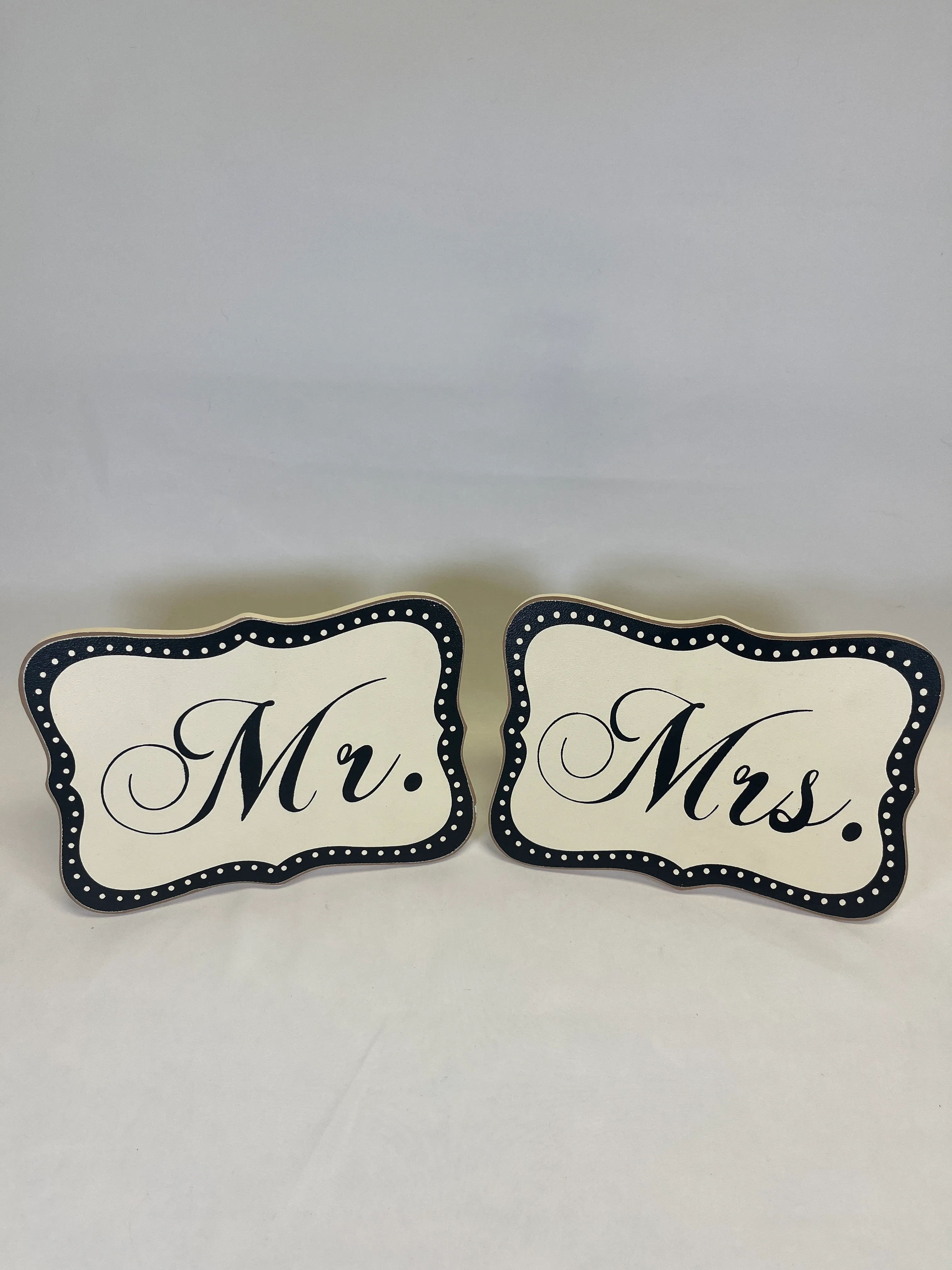 Cream And Black Mr. & Mrs. Sign