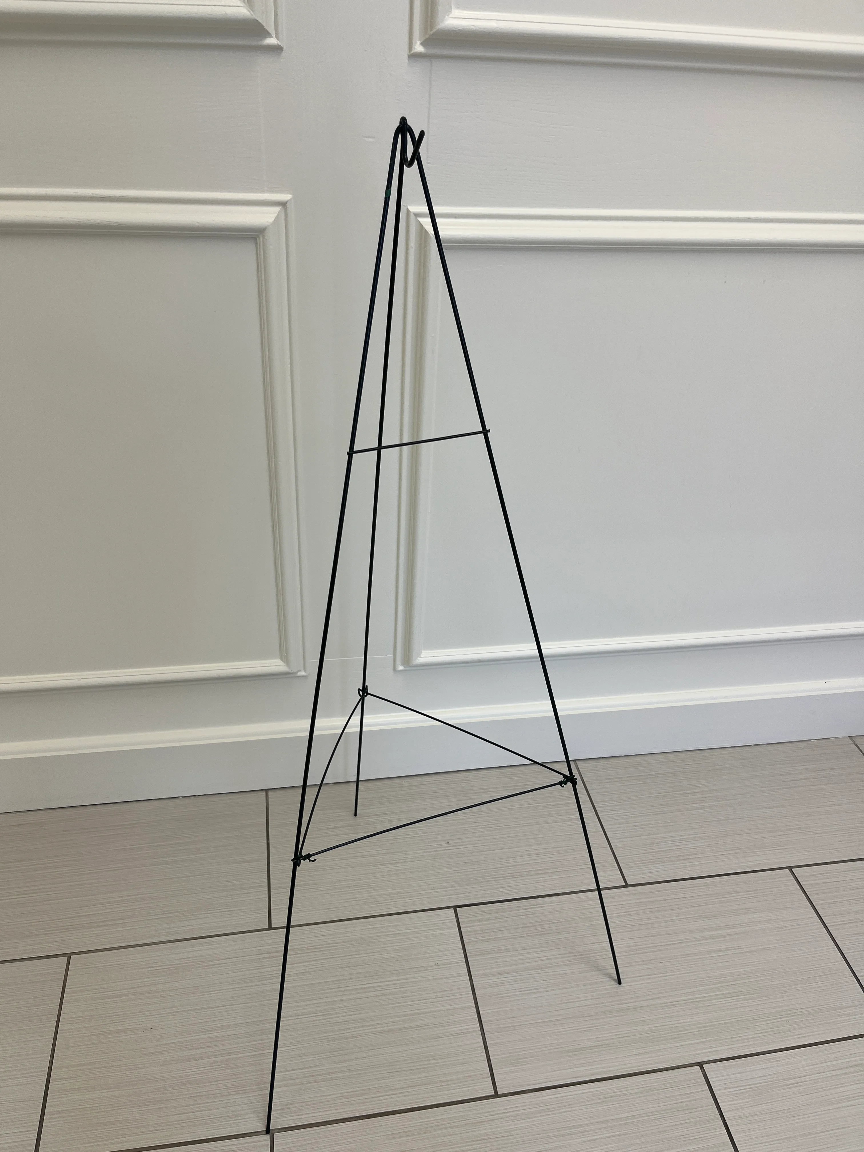 Easels for wreath